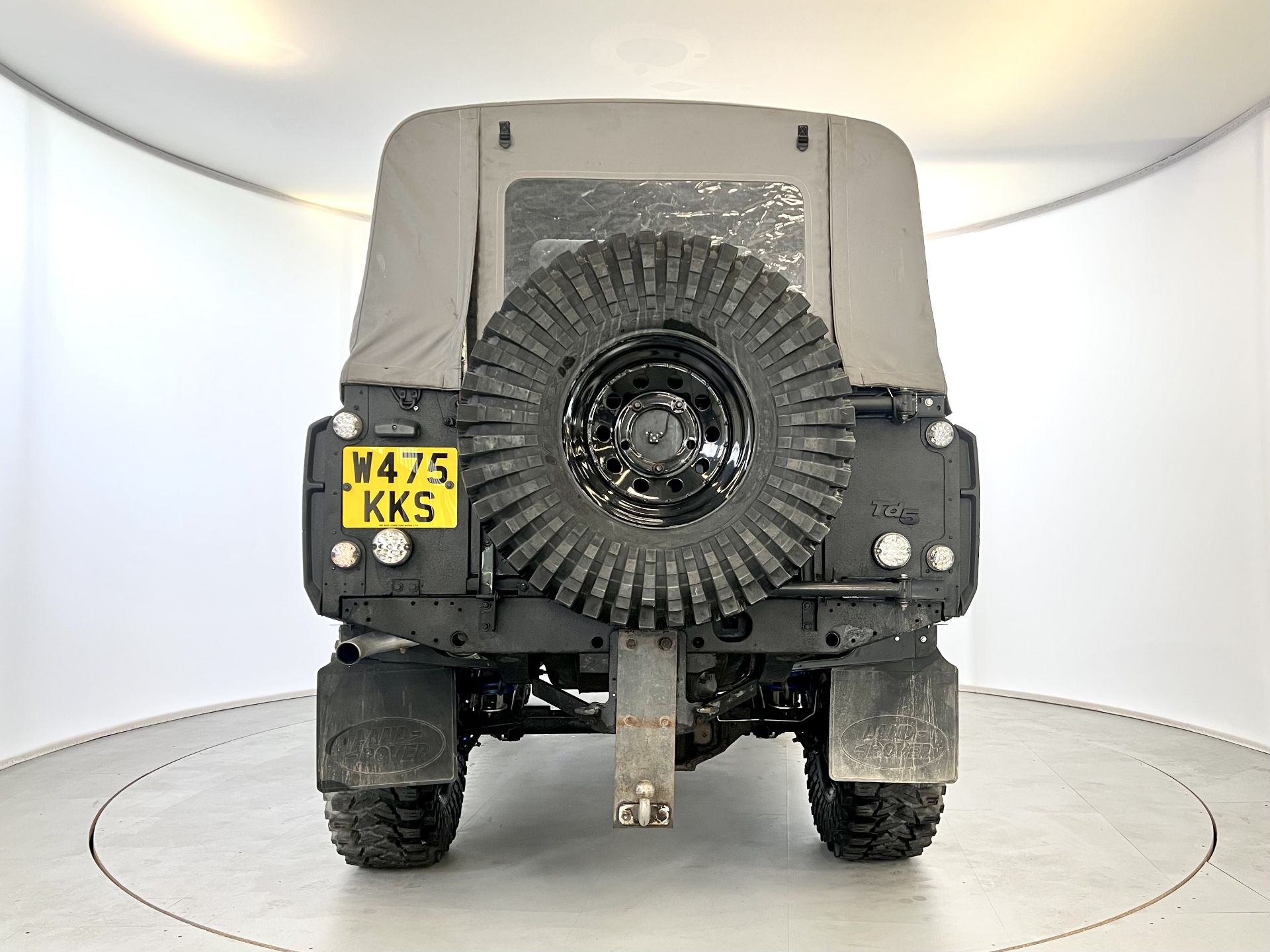 Land Rover Defender 110 TD5 - Image 8 of 39