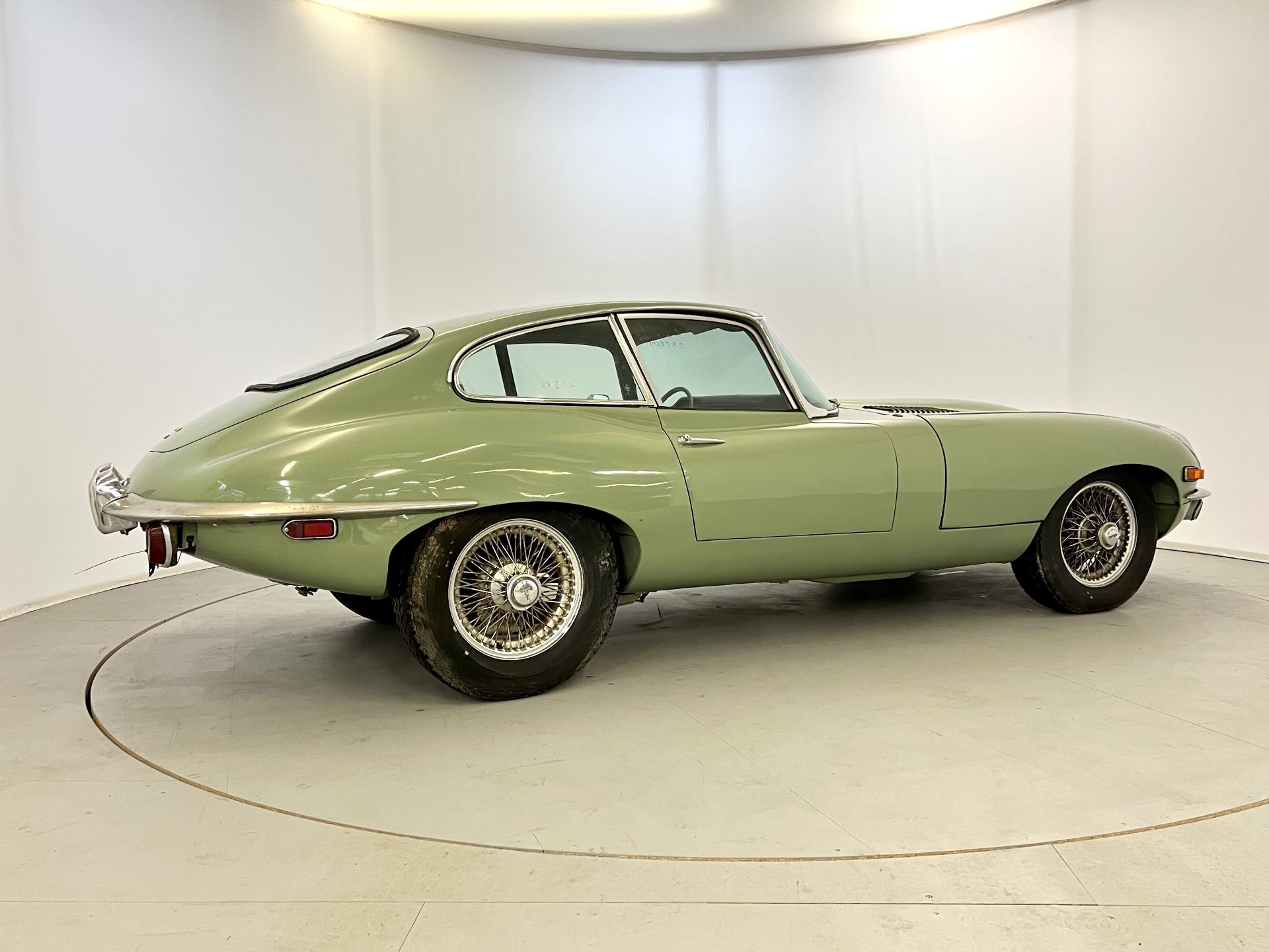 Jaguar E-Type FHC - Image 10 of 33