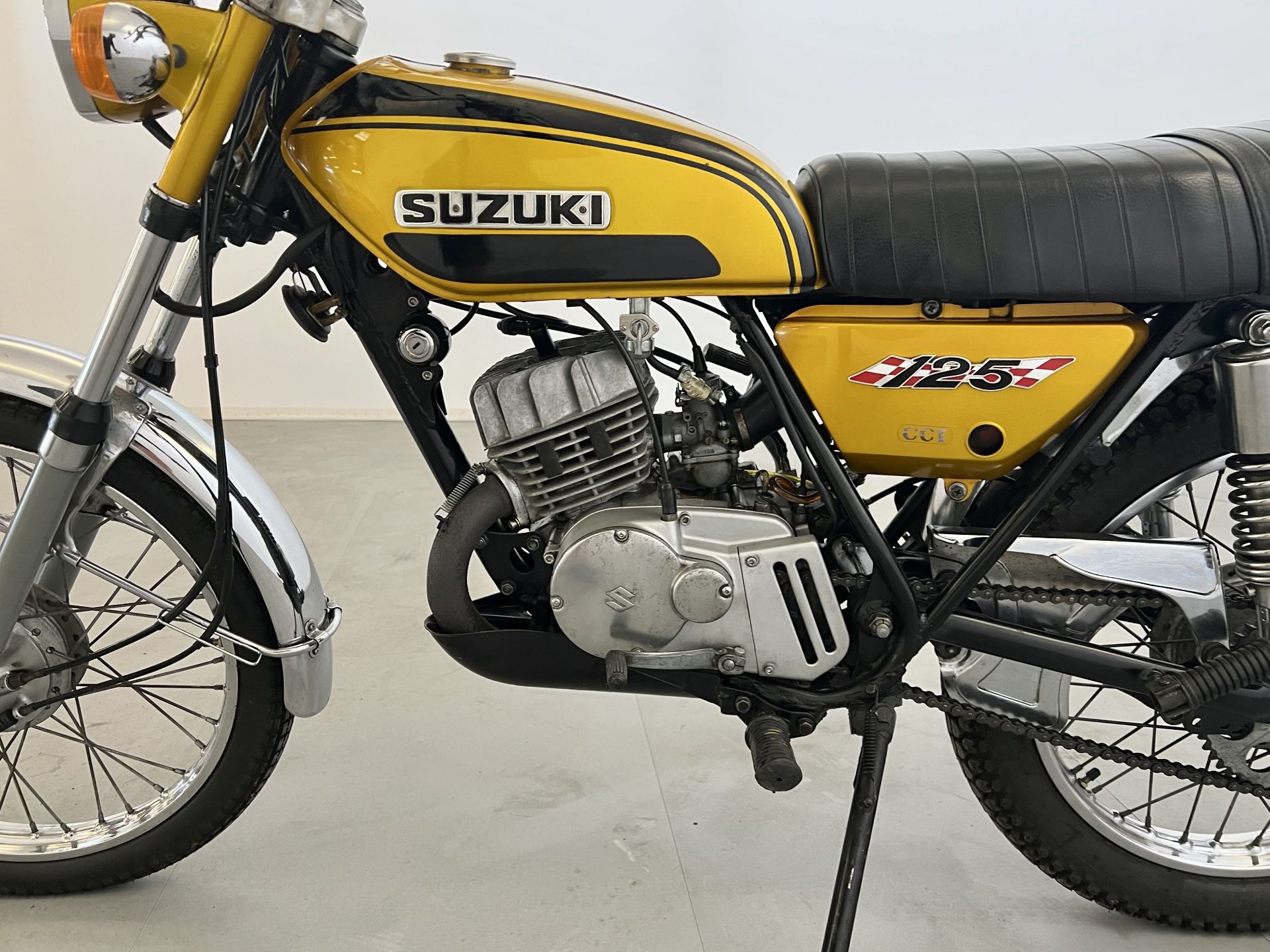 Suzuki TS125R - Image 8 of 19
