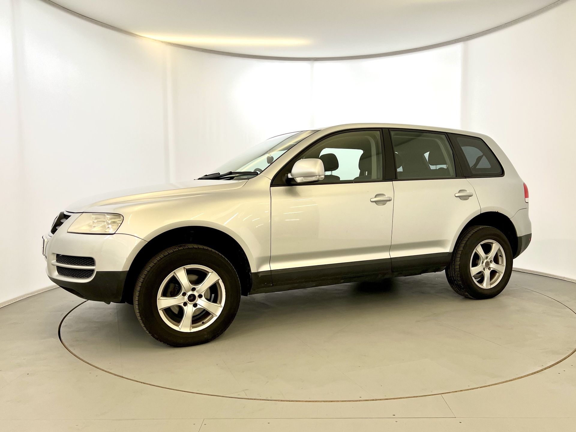 Volkswagen Touareg TDI - Image 4 of 35