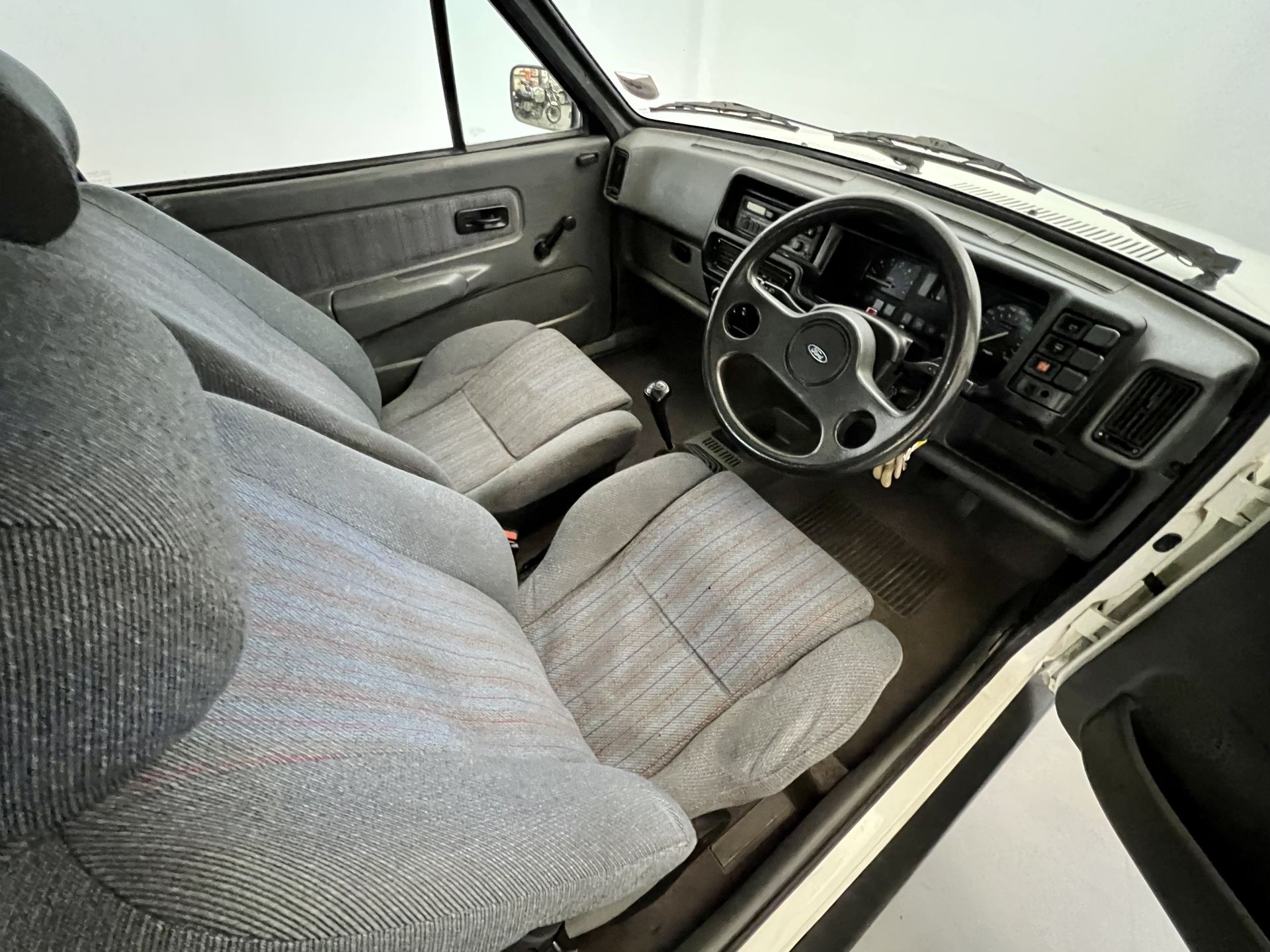 Ford Fiesta XR2 - Image 19 of 37