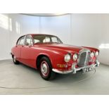 Daimler 420 Sovereign