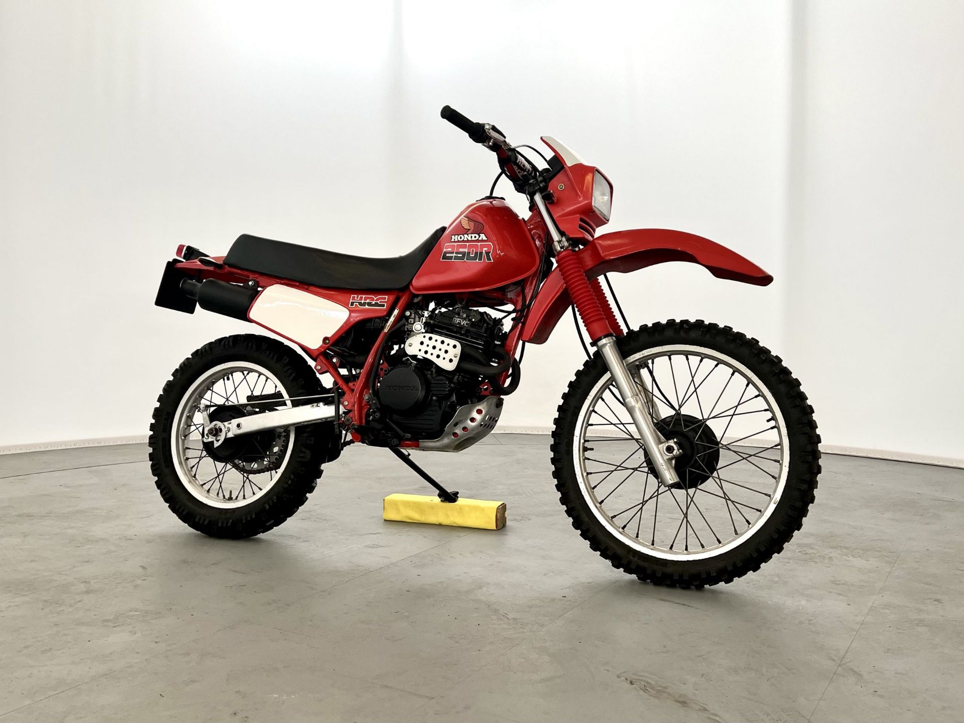 Honda XL250R - Image 2 of 19