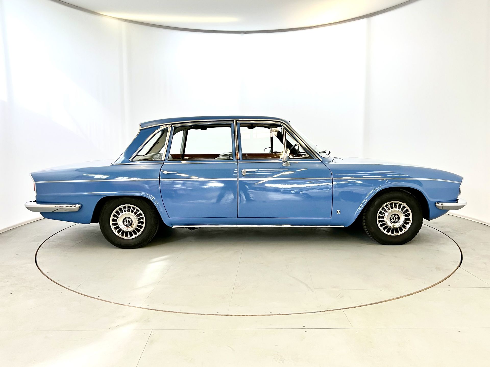 Triumph 2000 MK2 - Image 11 of 40