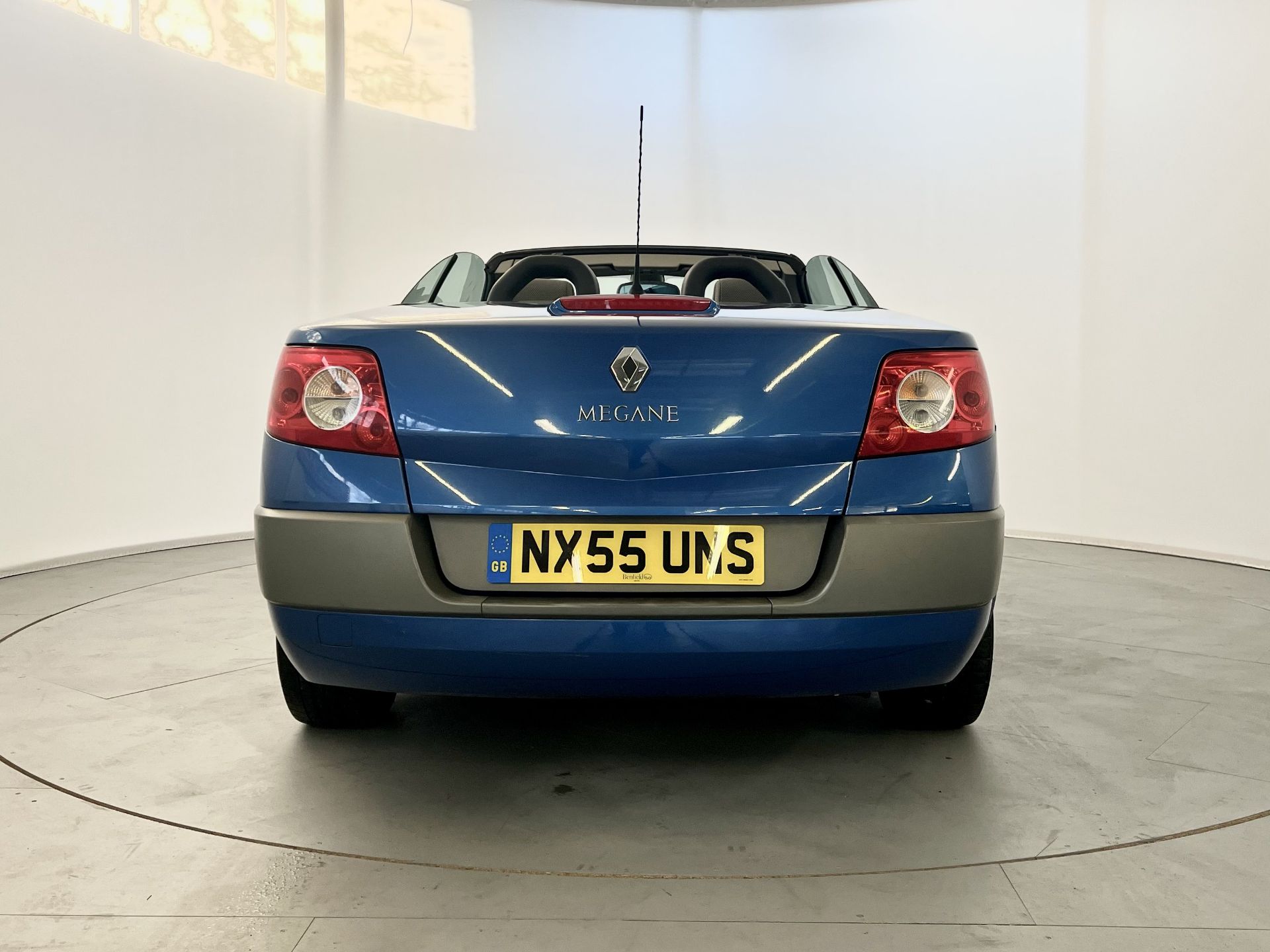 Renault Megane Cabriolet - Image 8 of 34