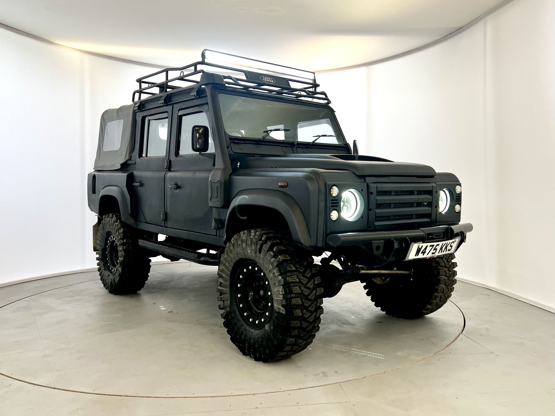 Land Rover Defender 110 TD5 - Image 13 of 39