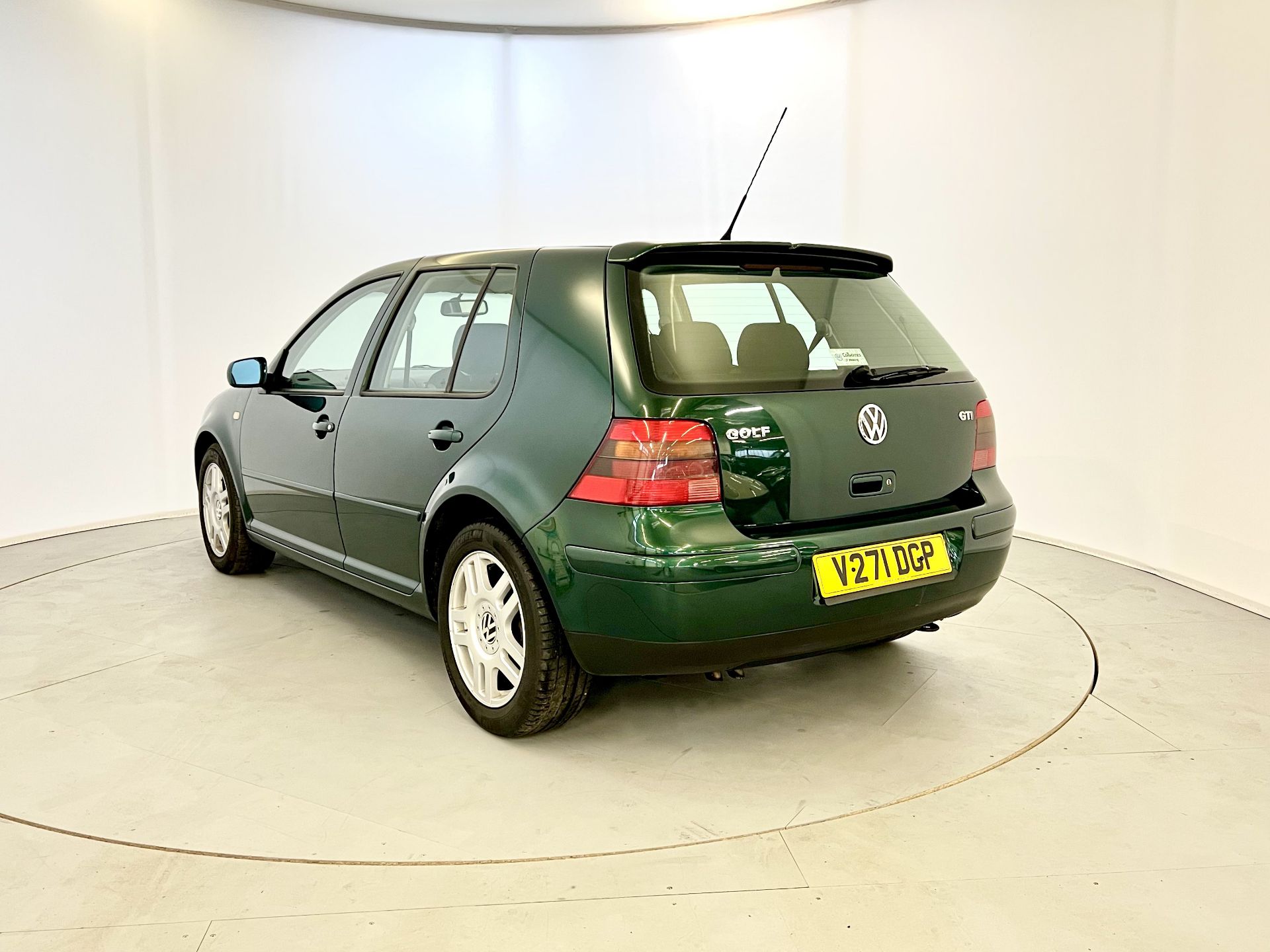 Volkswagen Golf GTI - Image 7 of 38