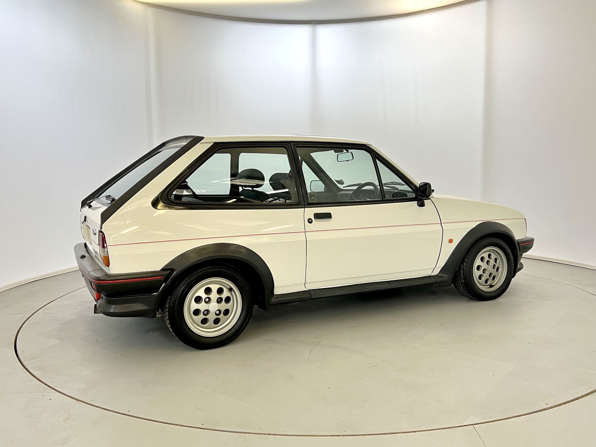Ford Fiesta XR2 - Image 10 of 37