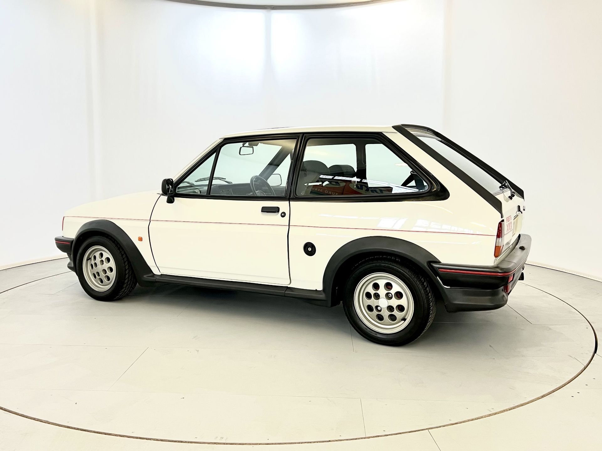 Ford Fiesta XR2 - Image 6 of 37