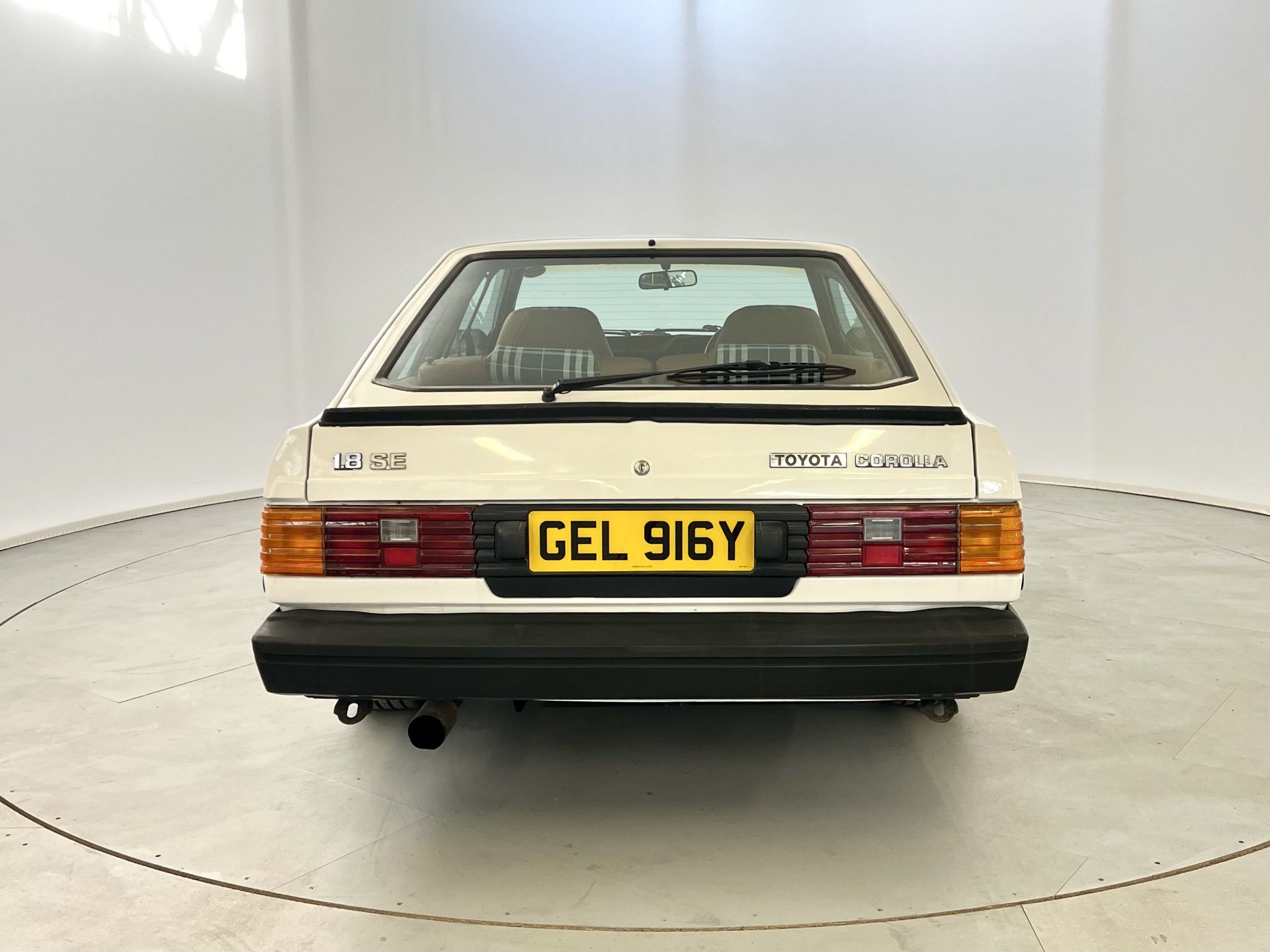 Toyota Corolla Liftback - Image 8 of 33