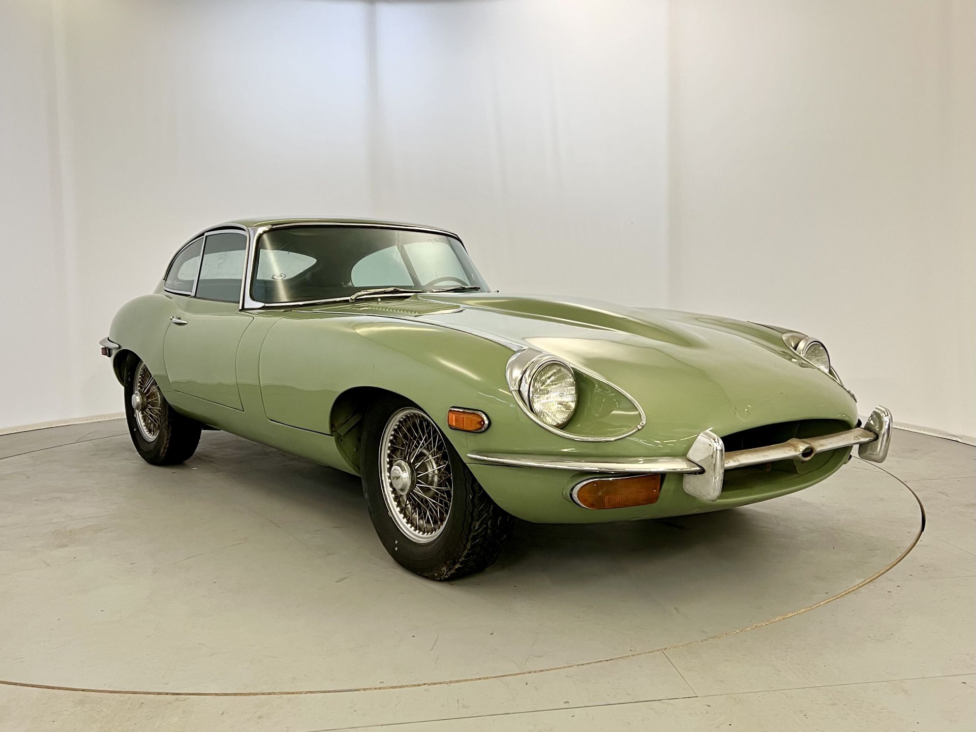 Jaguar E-Type FHC