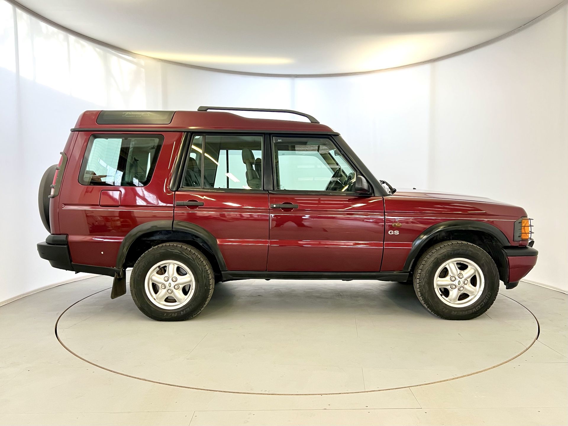 Land Rover Discovery - Image 11 of 35