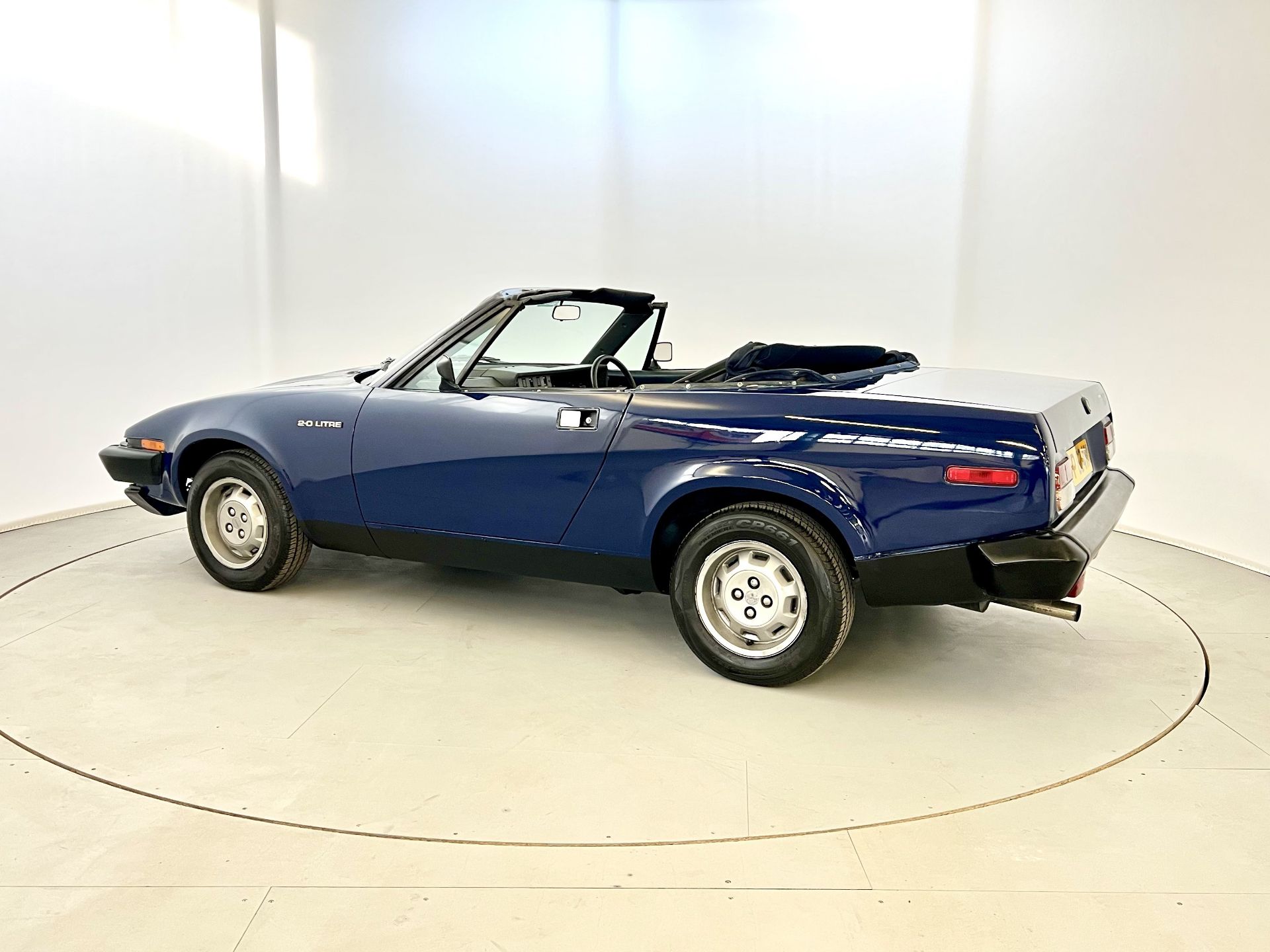 Triumph TR7 - Image 6 of 36