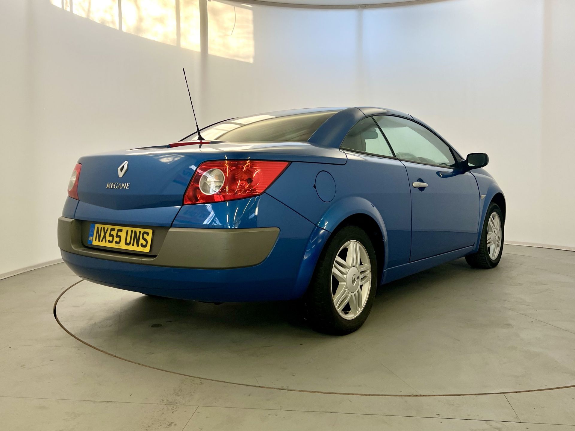 Renault Megane Cabriolet - Image 30 of 34