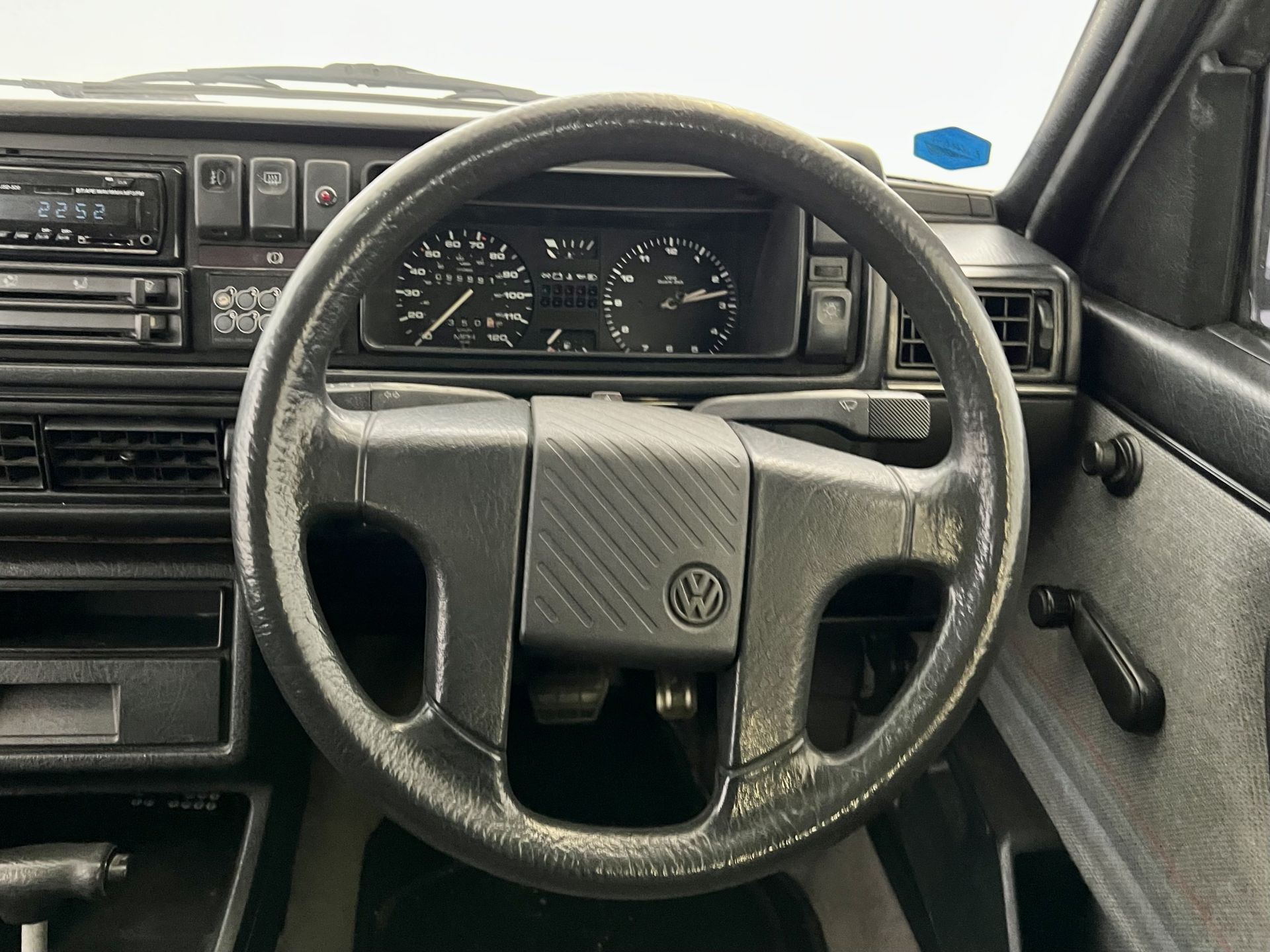 Volkswagen Golf Driver - Image 29 of 34