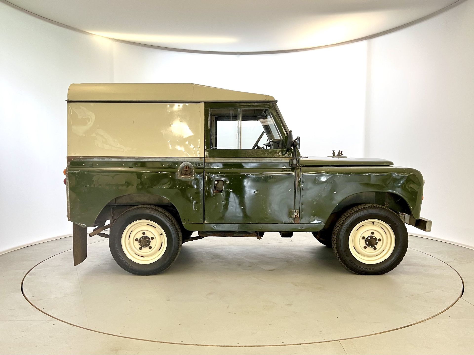 Land Rover Series 3 - Image 11 of 29