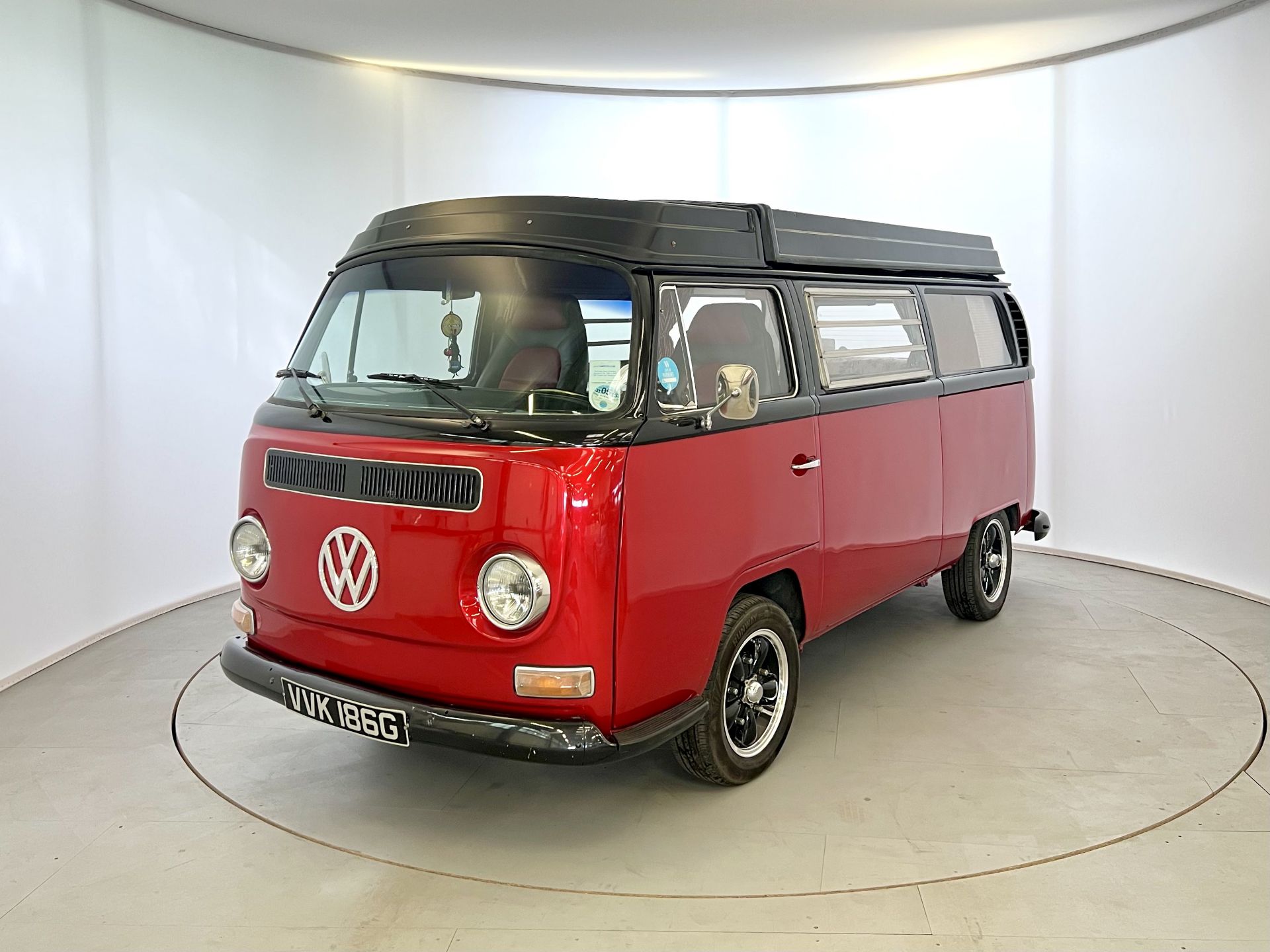 Volkswagen T2 - Image 6 of 65