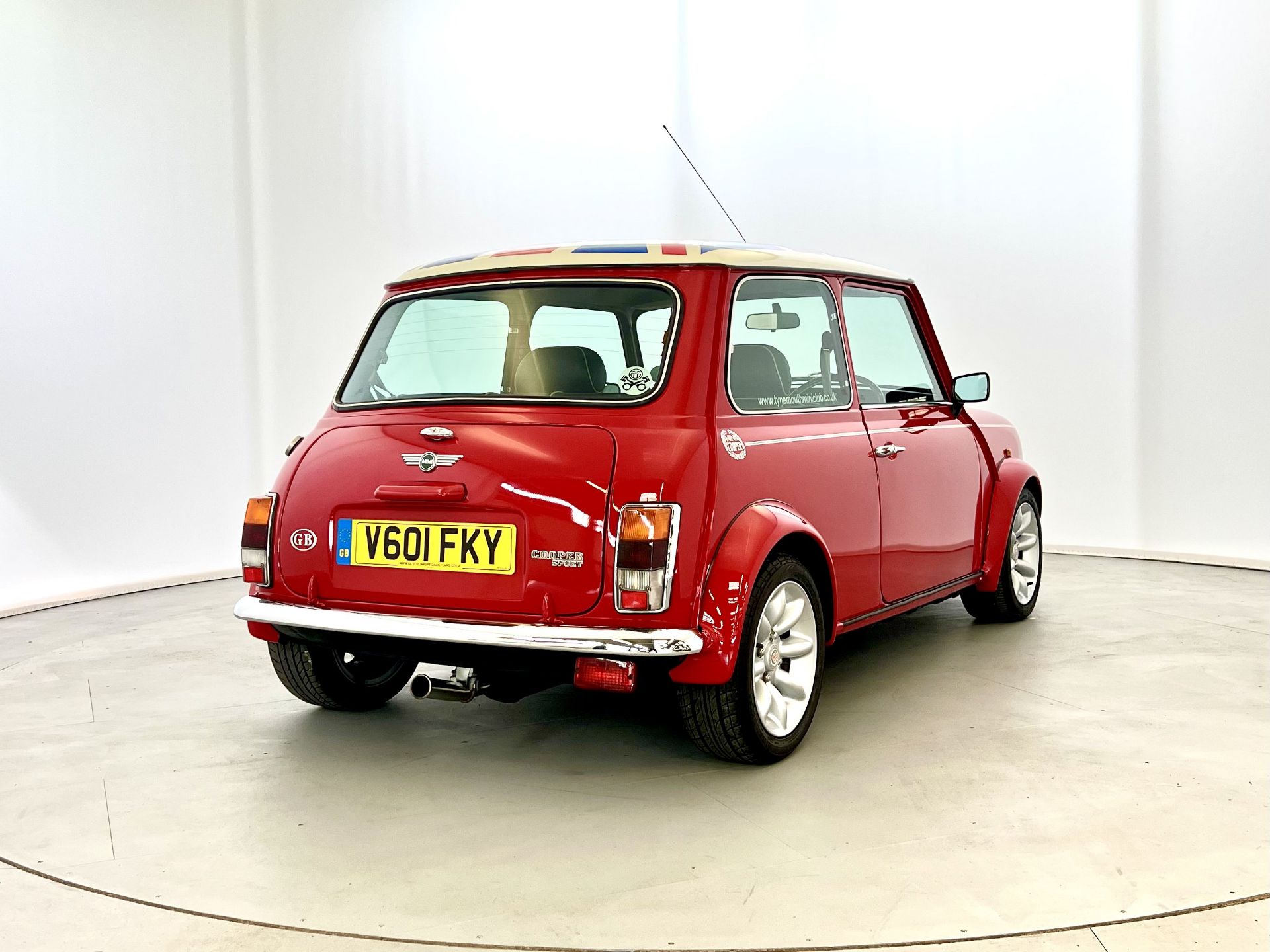 Mini Cooper Sport - Image 10 of 38