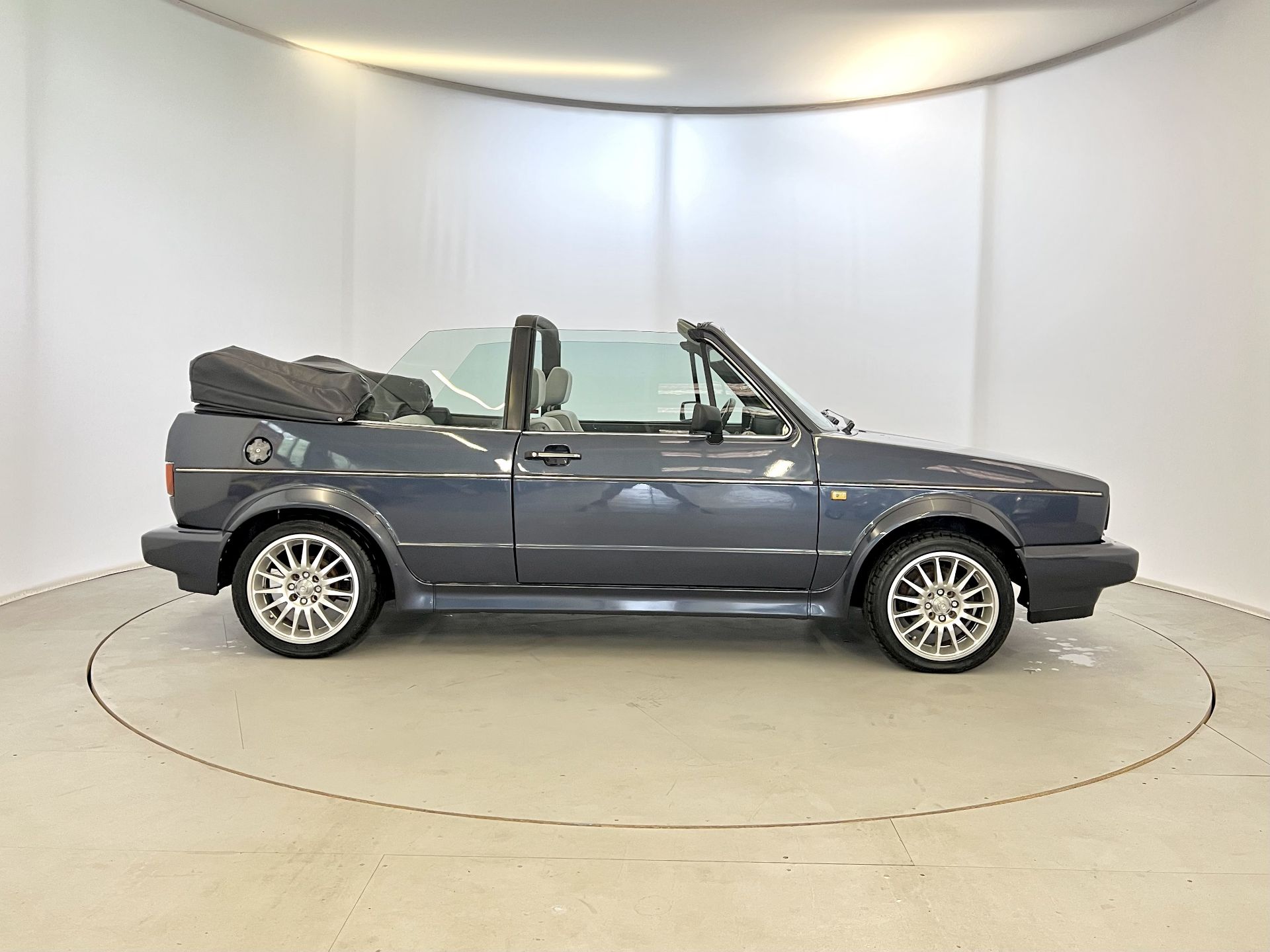 Volkswagen Golf Clipper Cabrio - Image 12 of 31