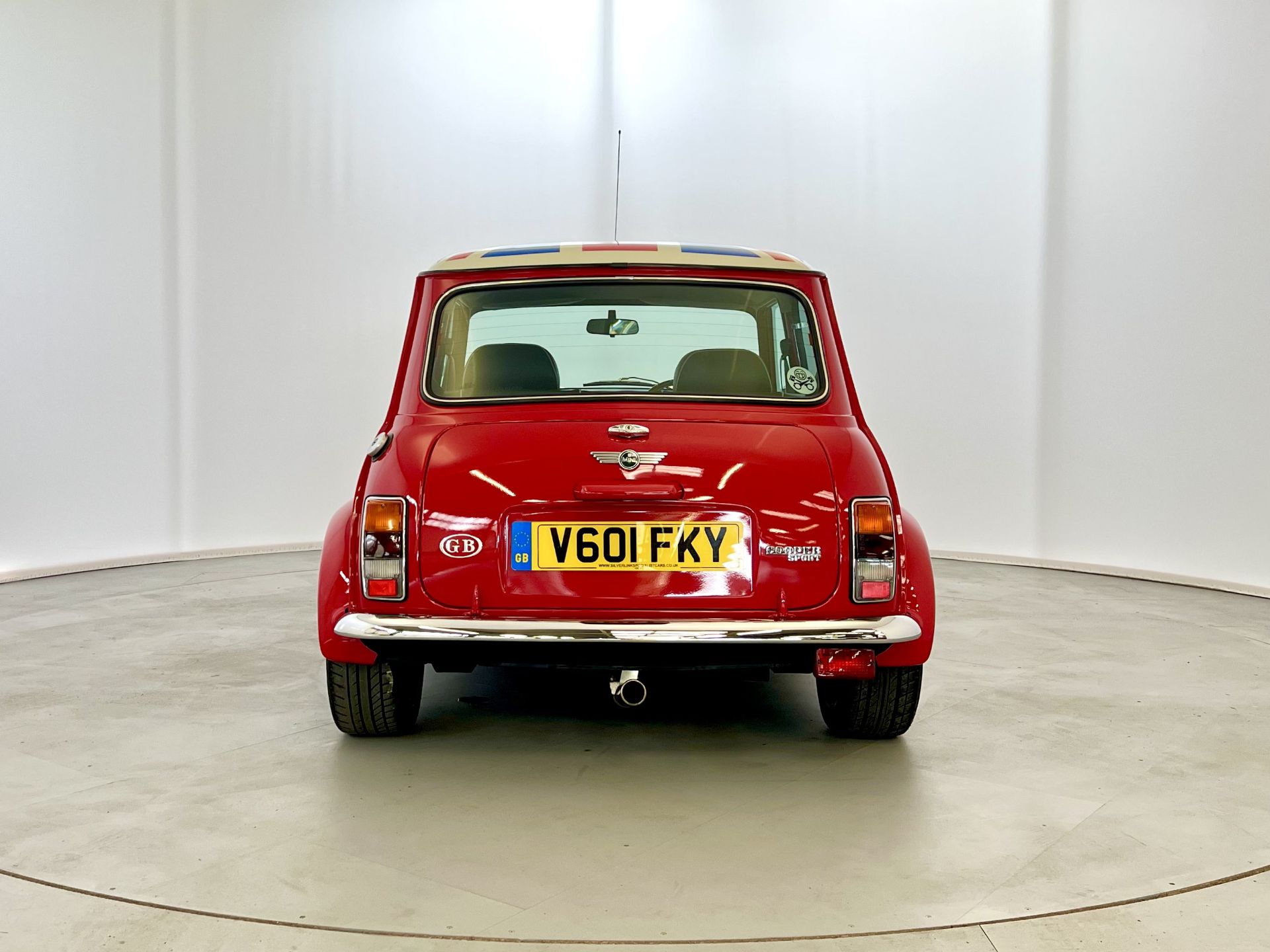 Mini Cooper Sport - Image 9 of 38