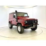 Land Rover Defender 90