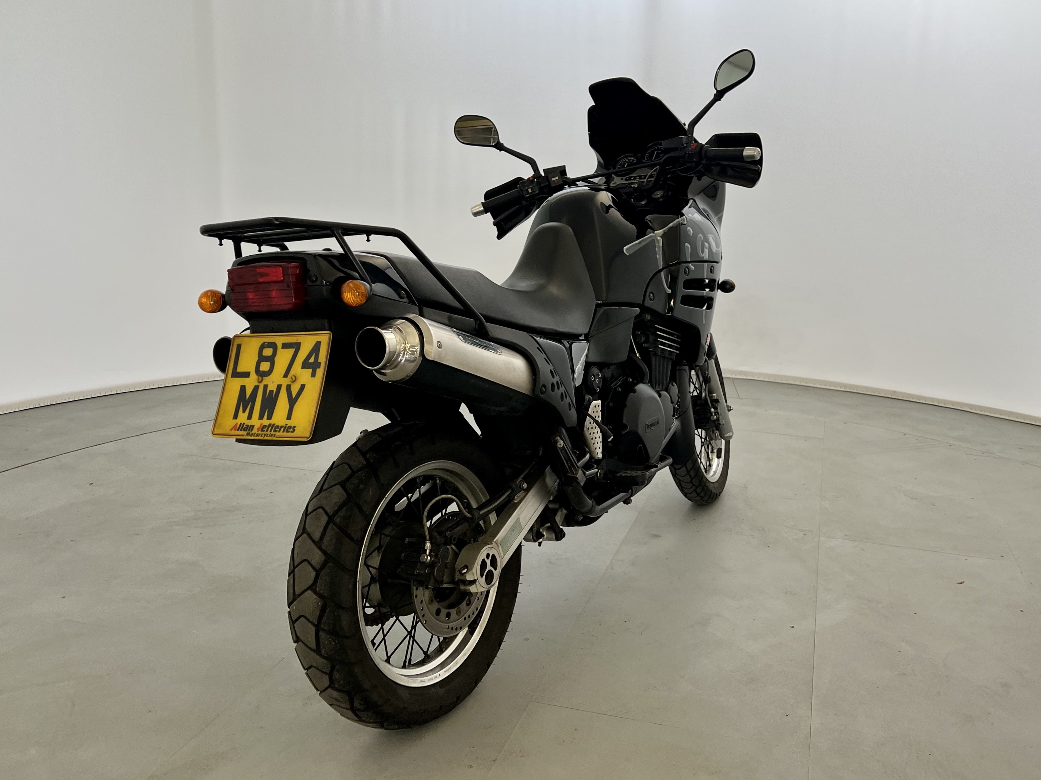 Triumph Tiger - Image 6 of 19