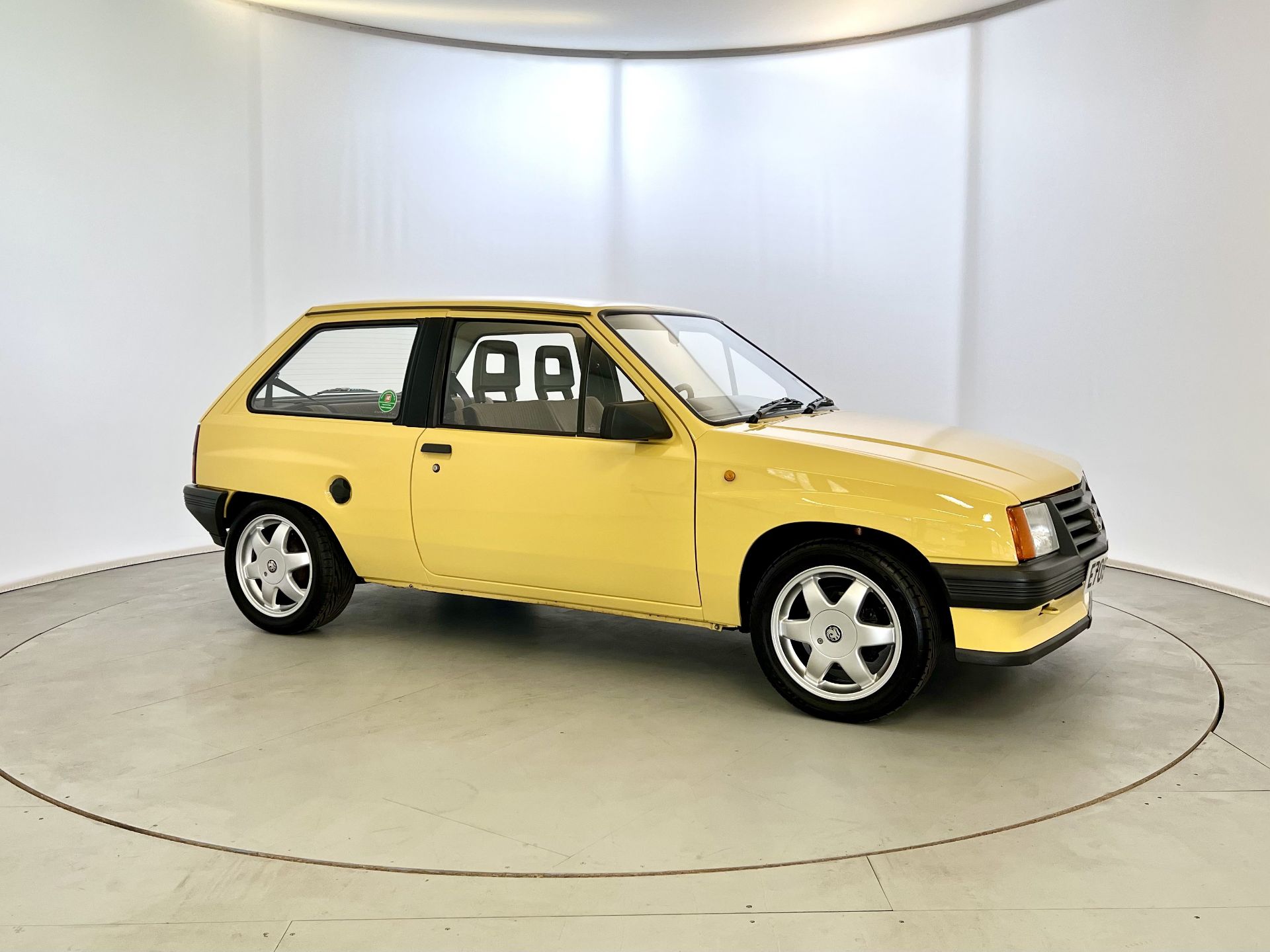 Vauxhall Nova - Image 12 of 33