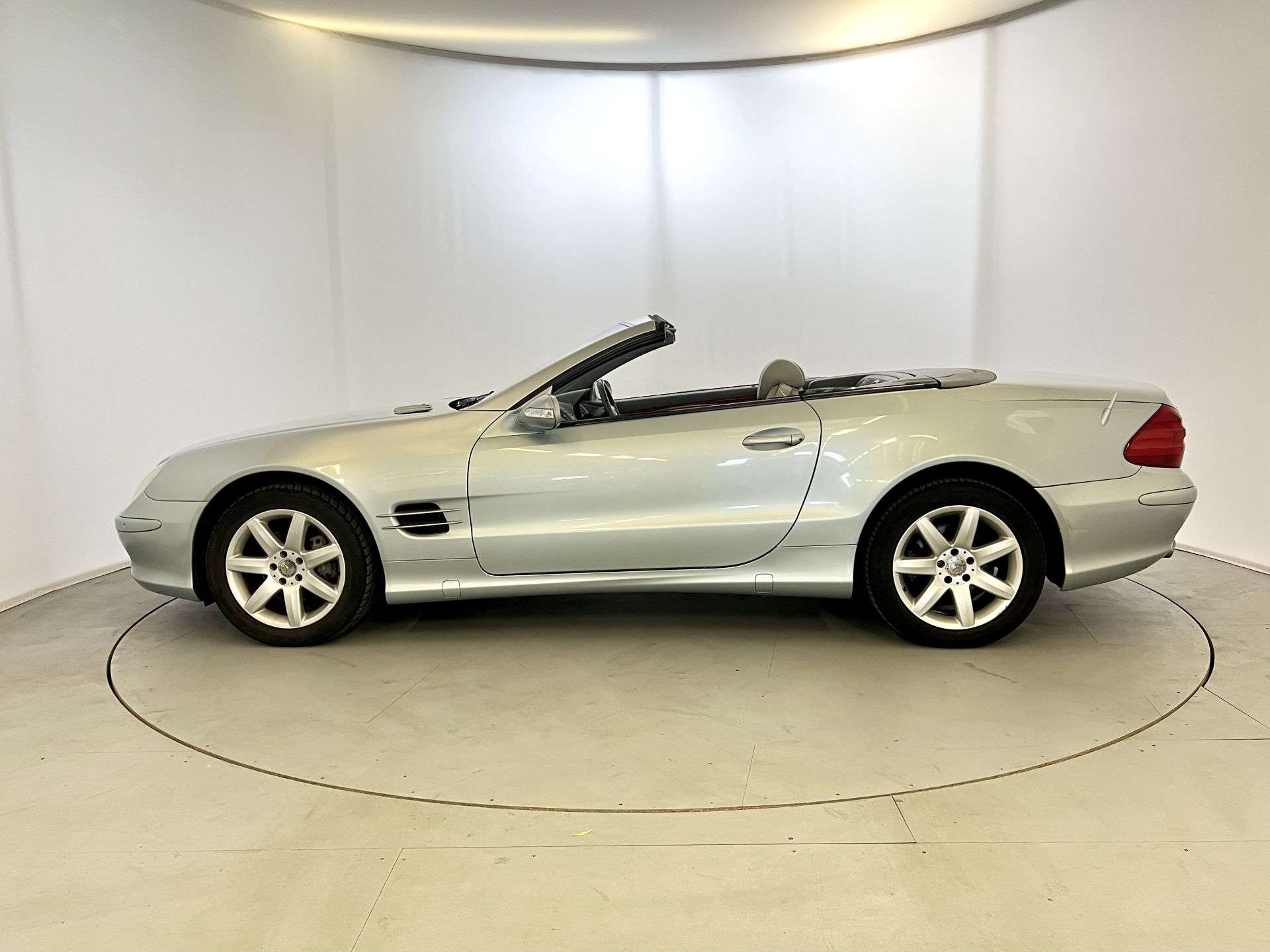 Mercedes-Benz SL350 - Image 5 of 29