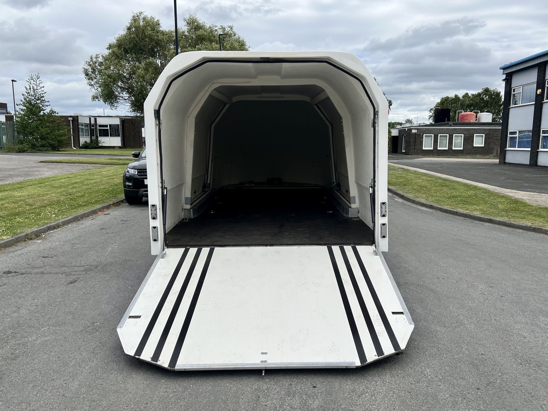 Velocity RS Enclosed Trailer - Image 8 of 14