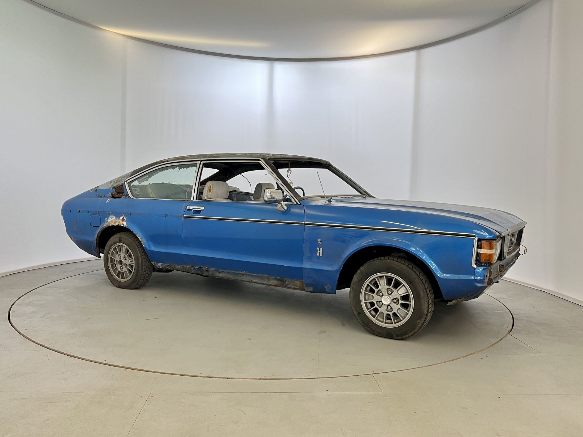 Ford Granada Coupe GHIA - Image 12 of 21