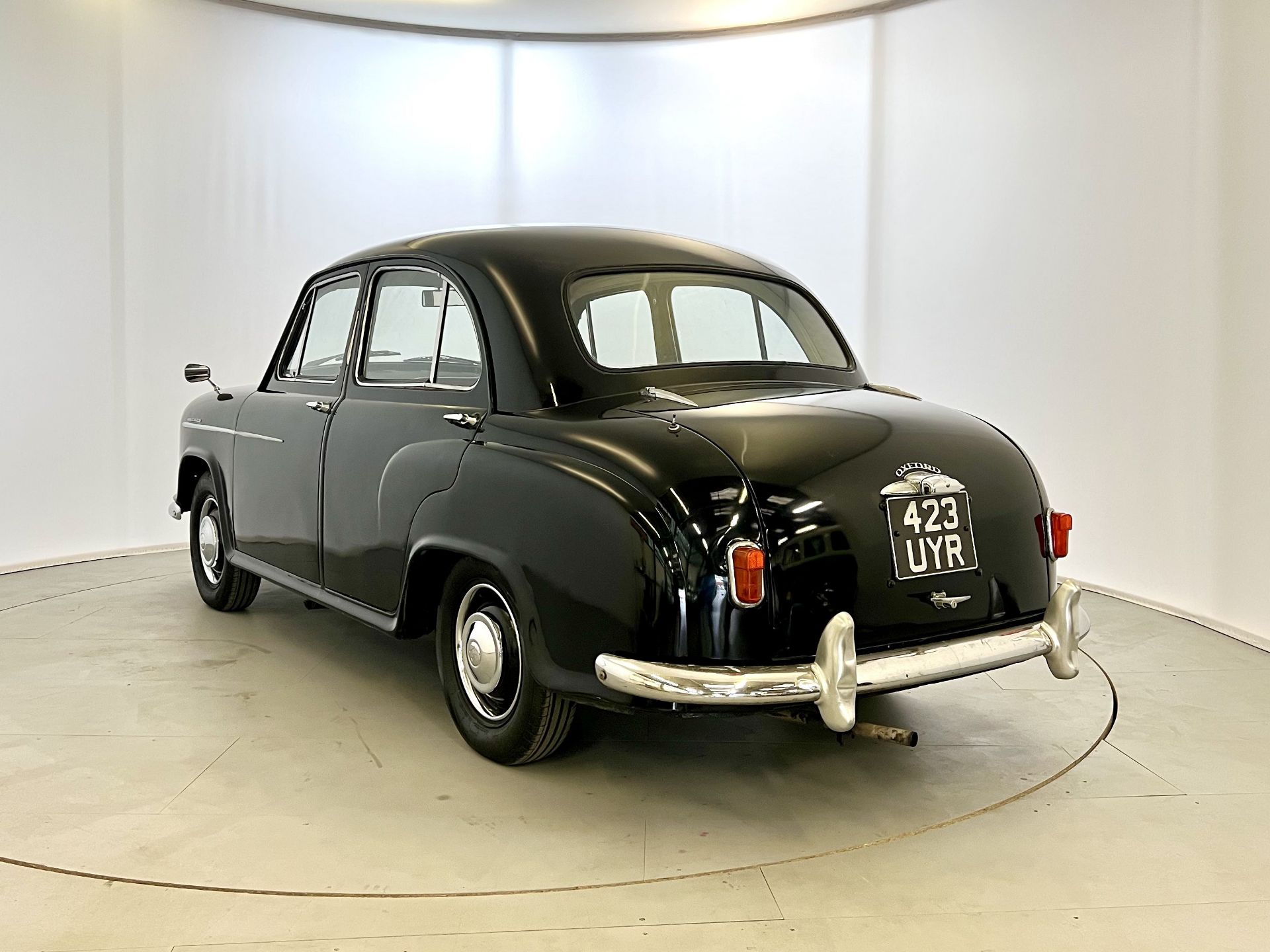 Morris Oxford Series II - Image 7 of 36