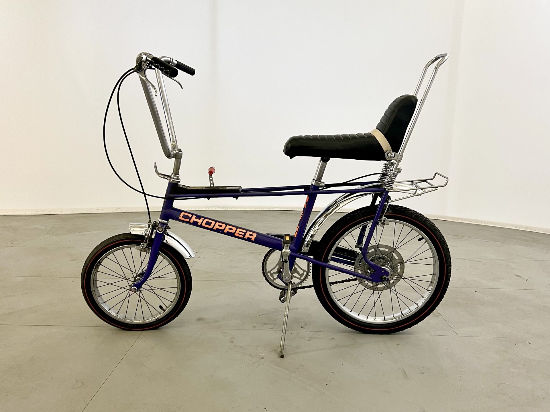 Raleigh Chopper MK2 Ultraviolet - Image 4 of 12