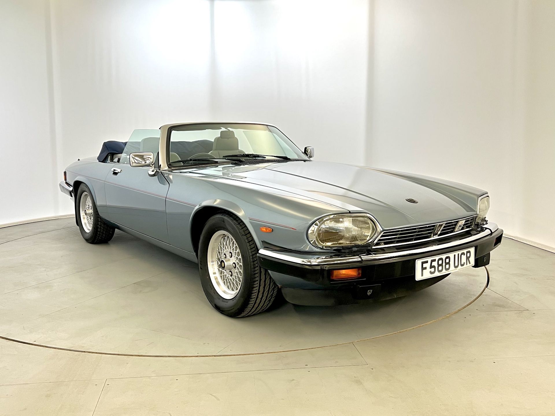 Jaguar XJS V12