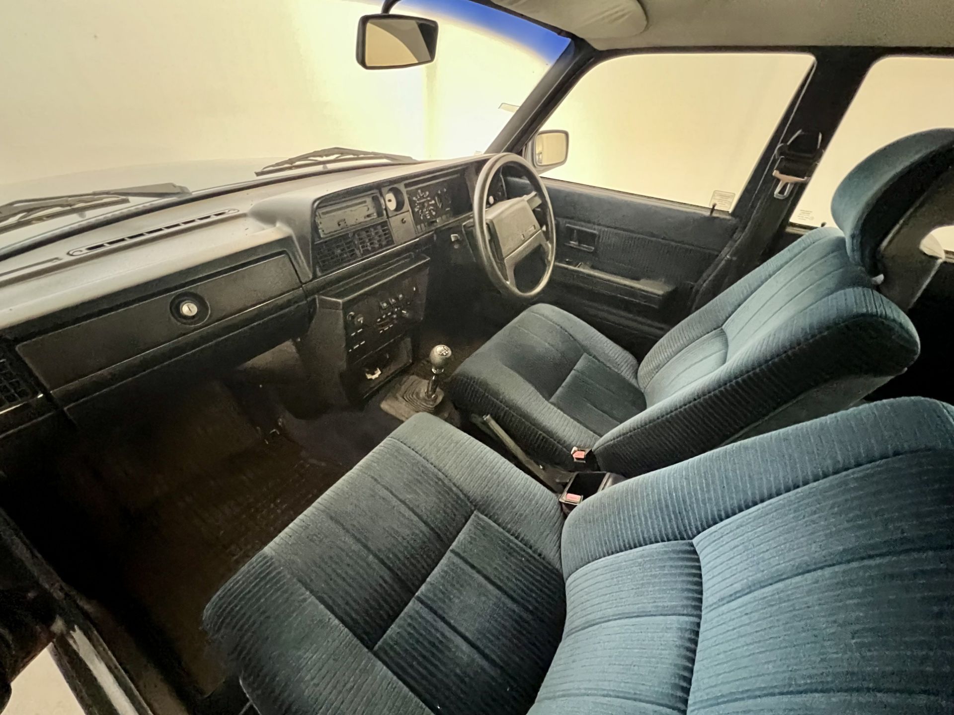 Volvo 240 - Image 26 of 33