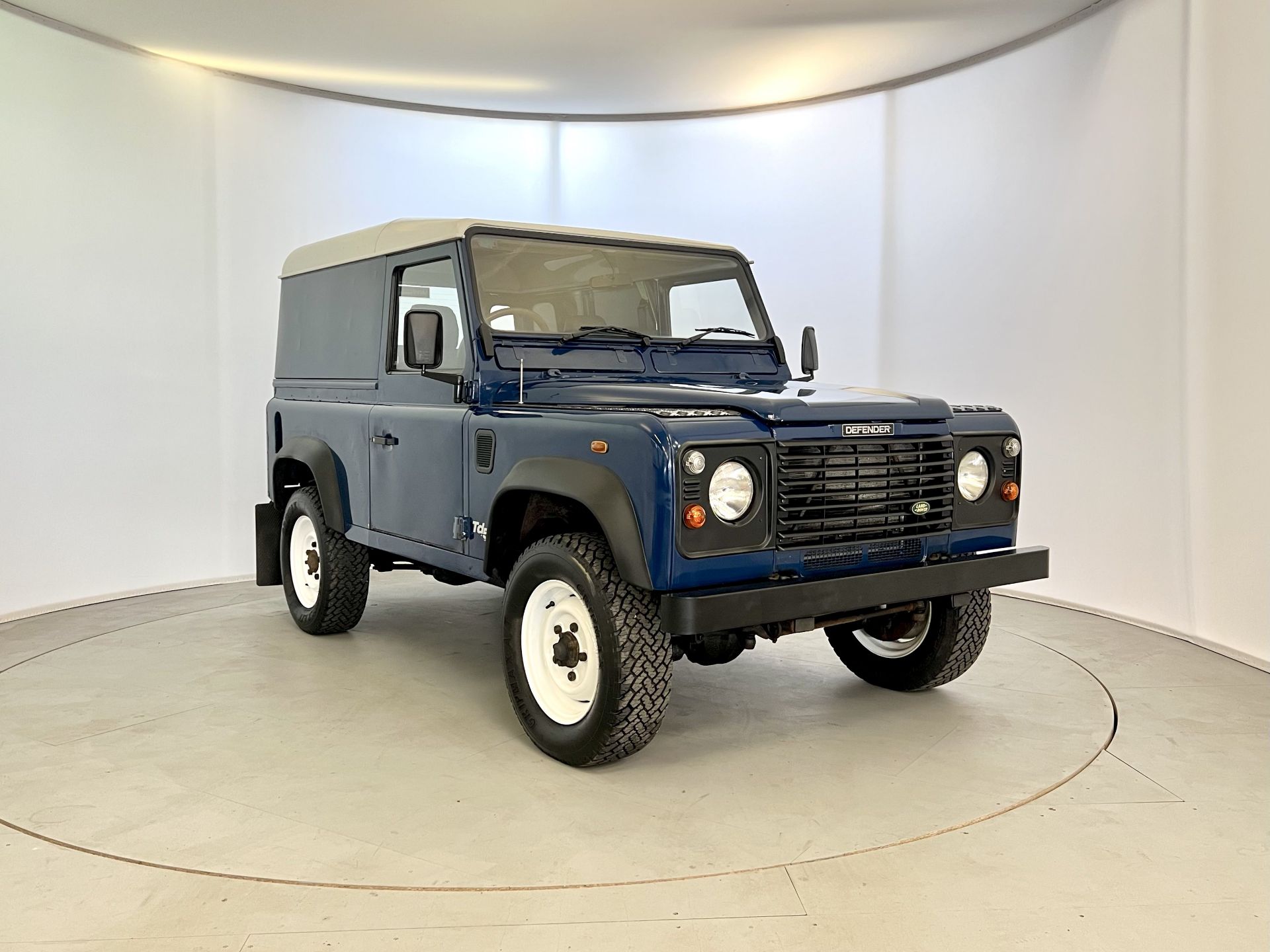 Land Rover Defender 90