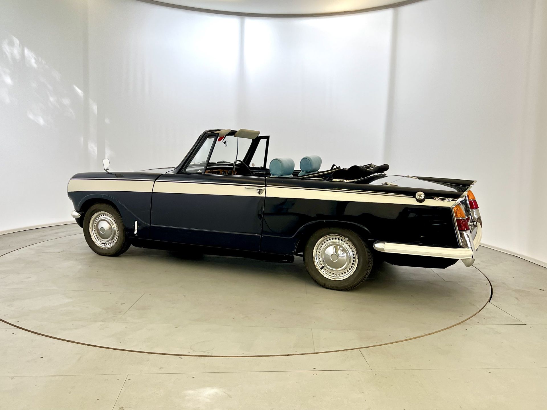 Triumph Herald - Image 6 of 31