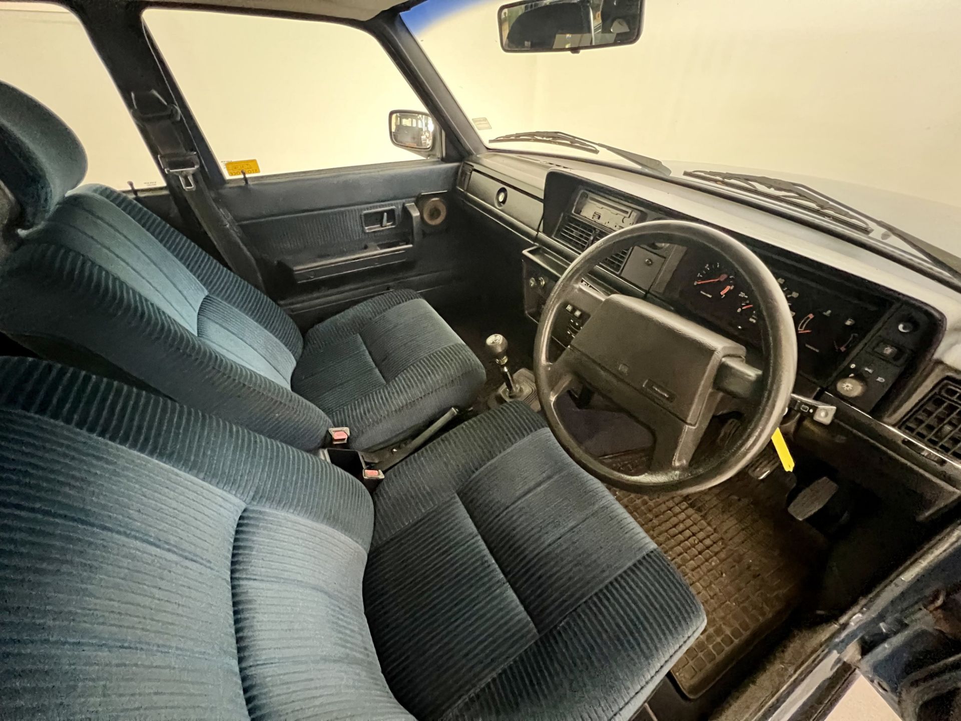 Volvo 240 - Image 19 of 33