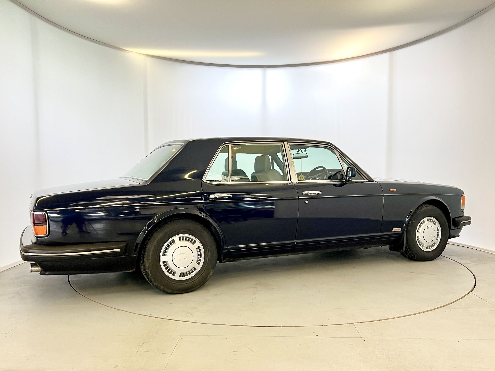 Bentley Turbo R - Image 10 of 43