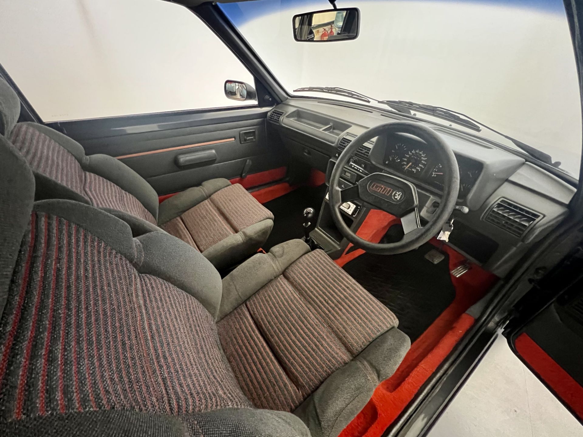 Peugeot 205 GTI - Image 20 of 31