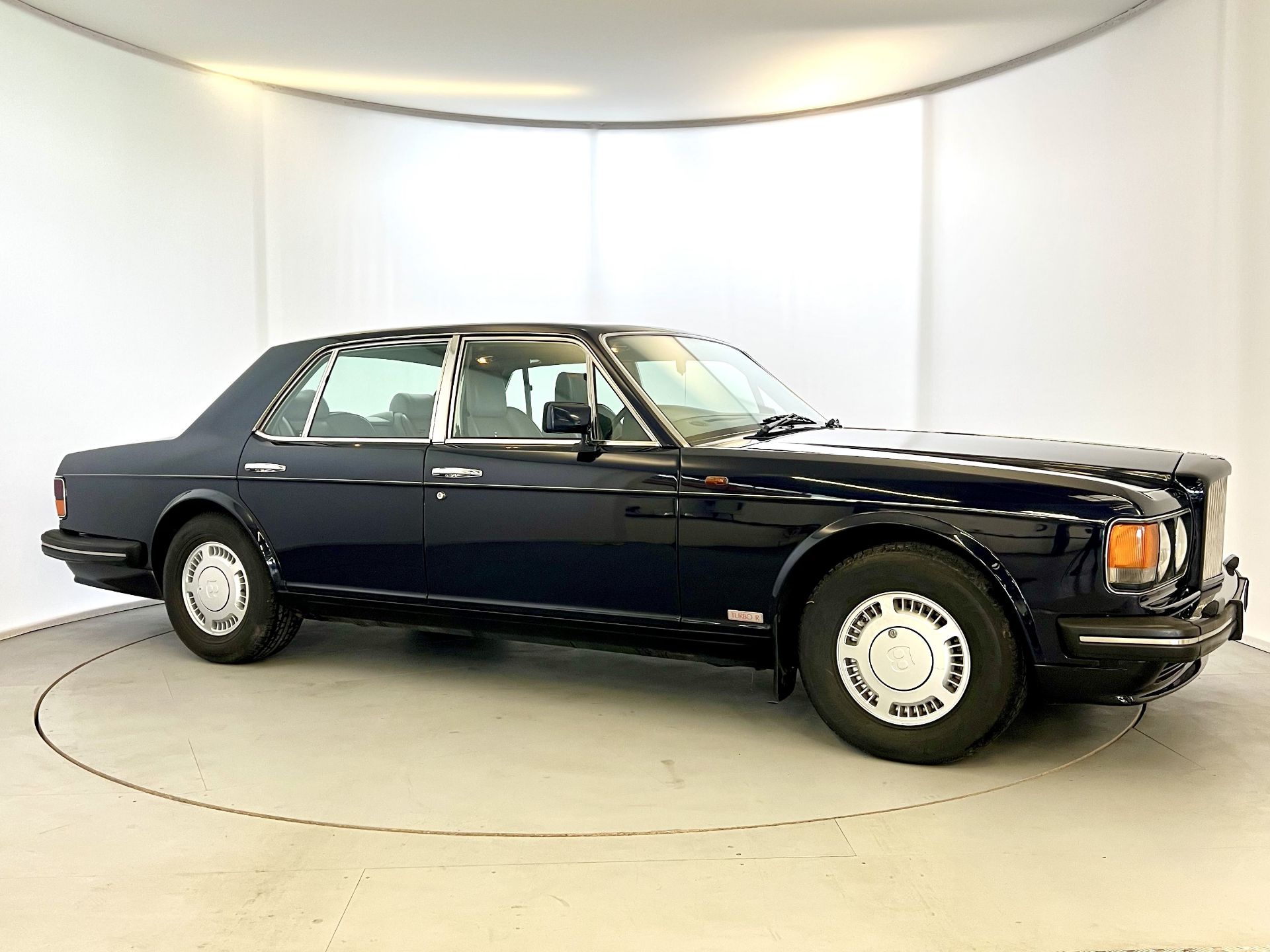 Bentley Turbo R - Image 12 of 43