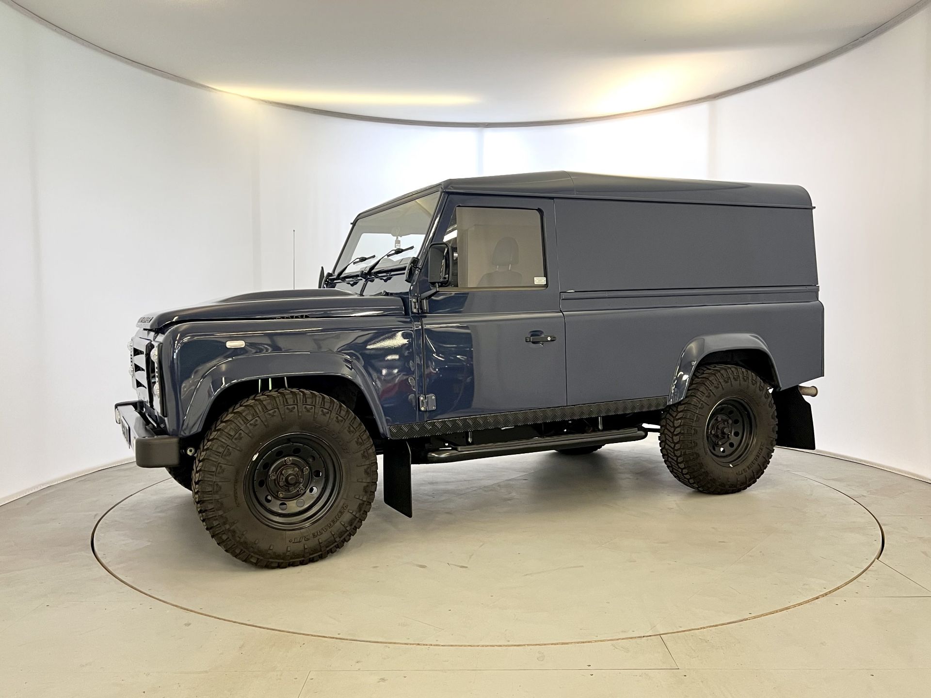 Land Rover Defender 110 TDCI - Image 4 of 31