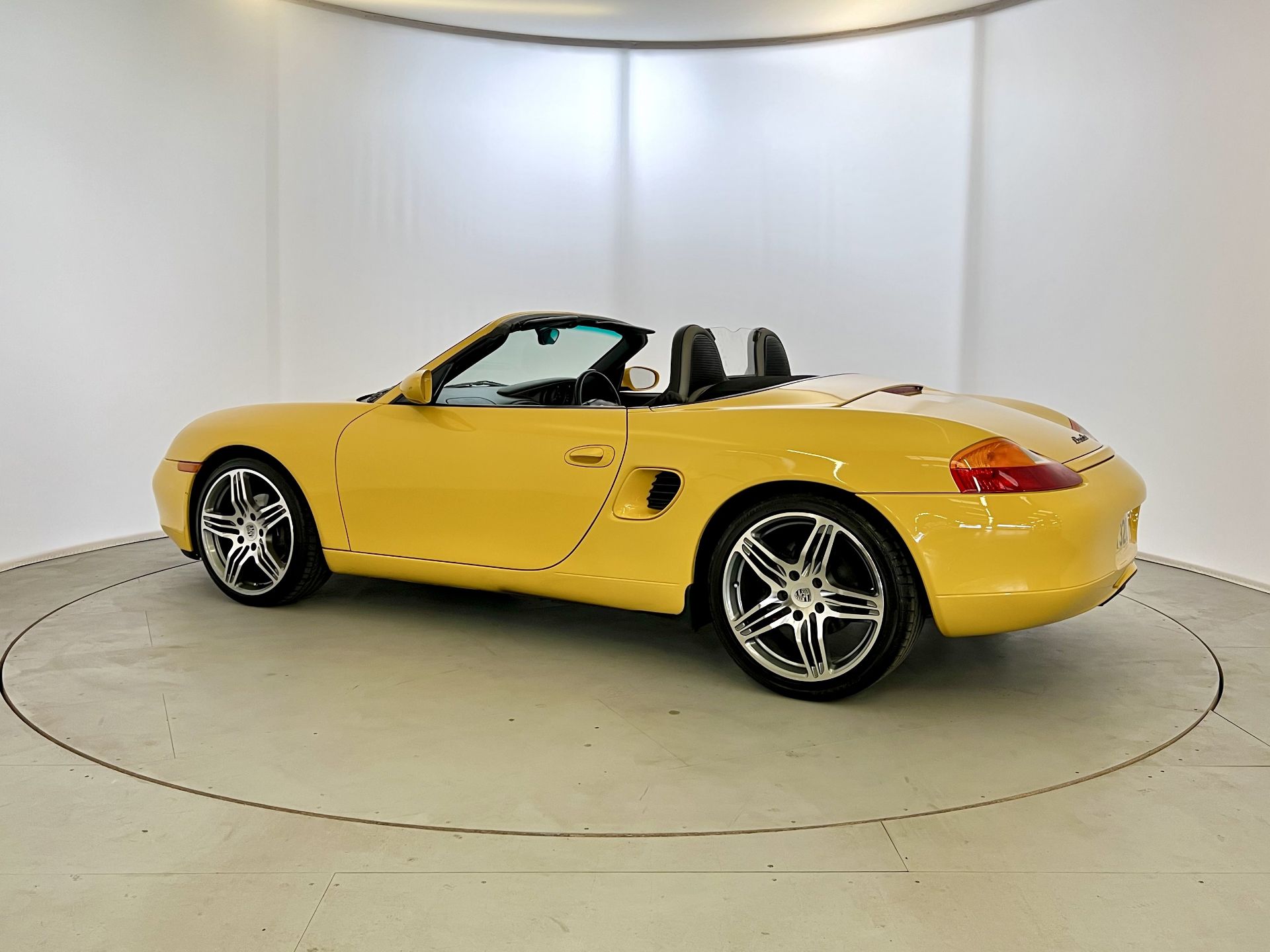 Porsche Boxster - Image 6 of 31