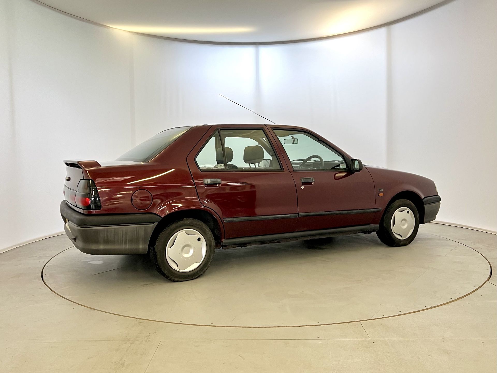 Renault 19 - Image 10 of 38