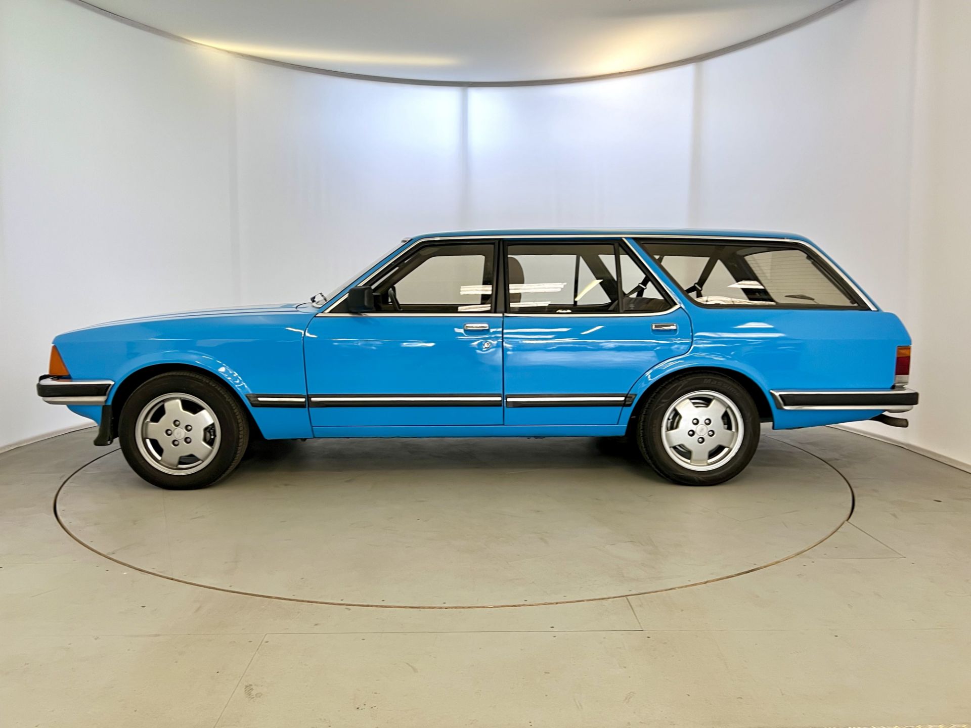 Ford Granada - Image 5 of 36