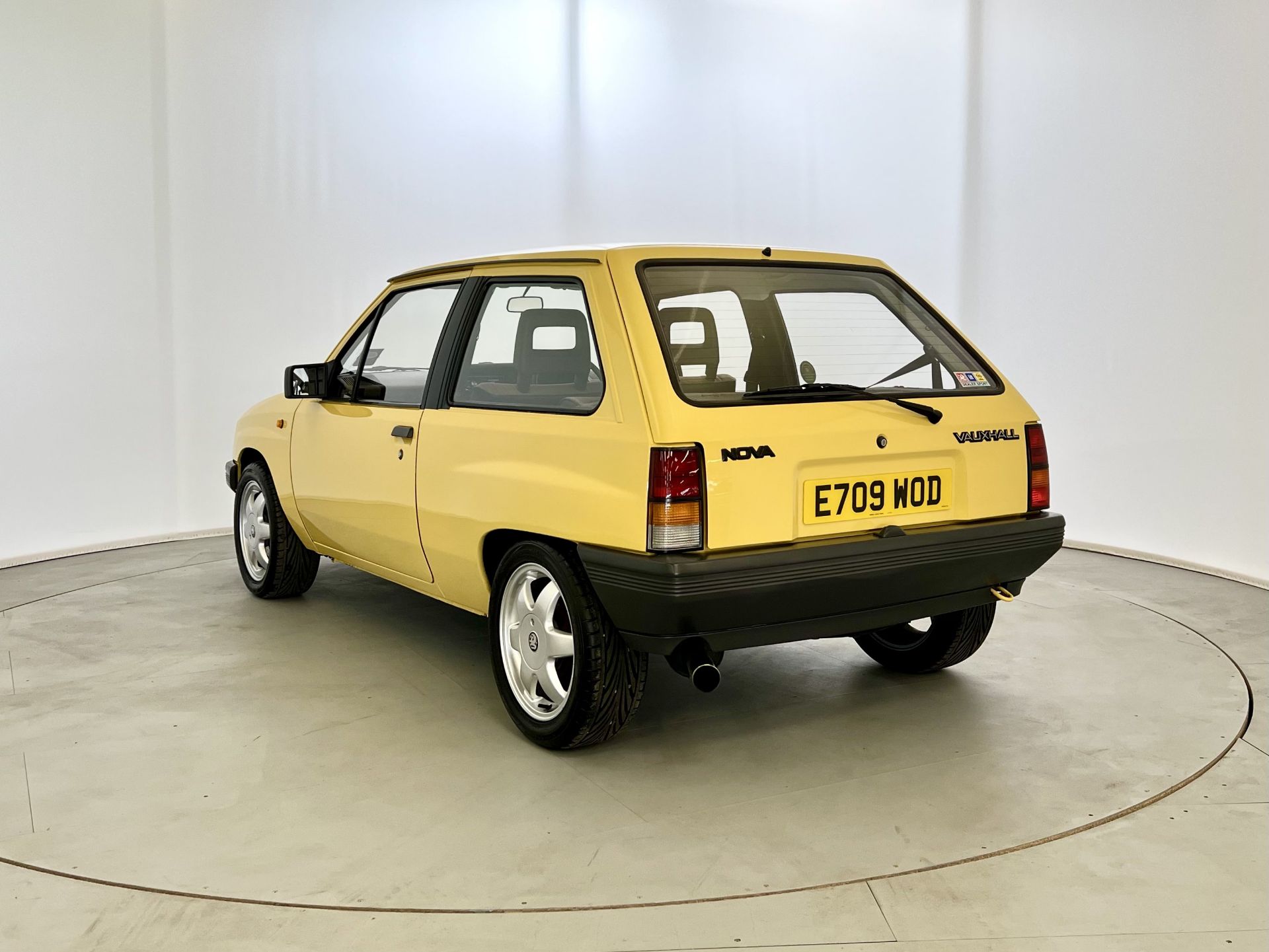 Vauxhall Nova - Image 7 of 33