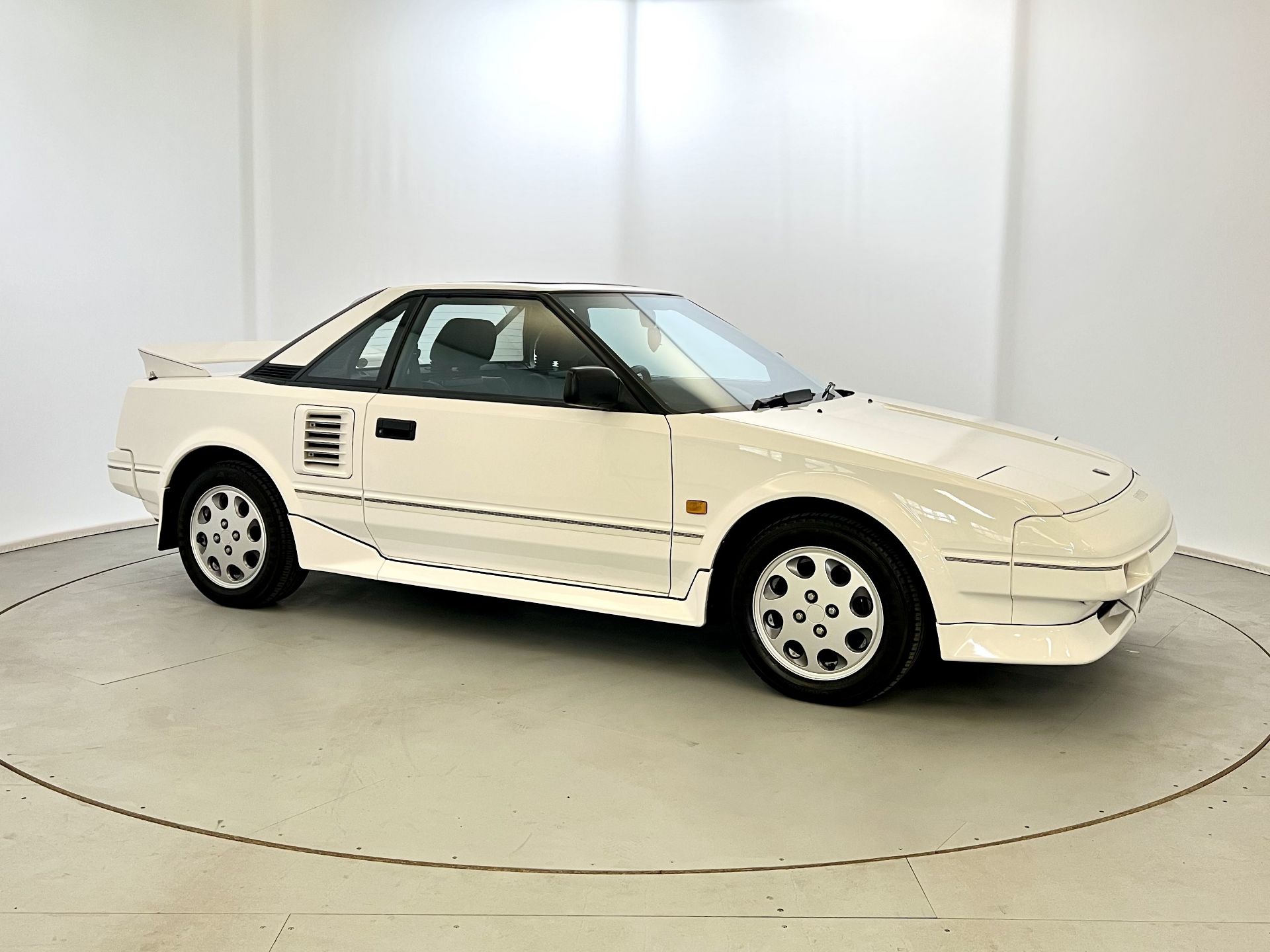 Toyota MR2 - Image 12 of 41