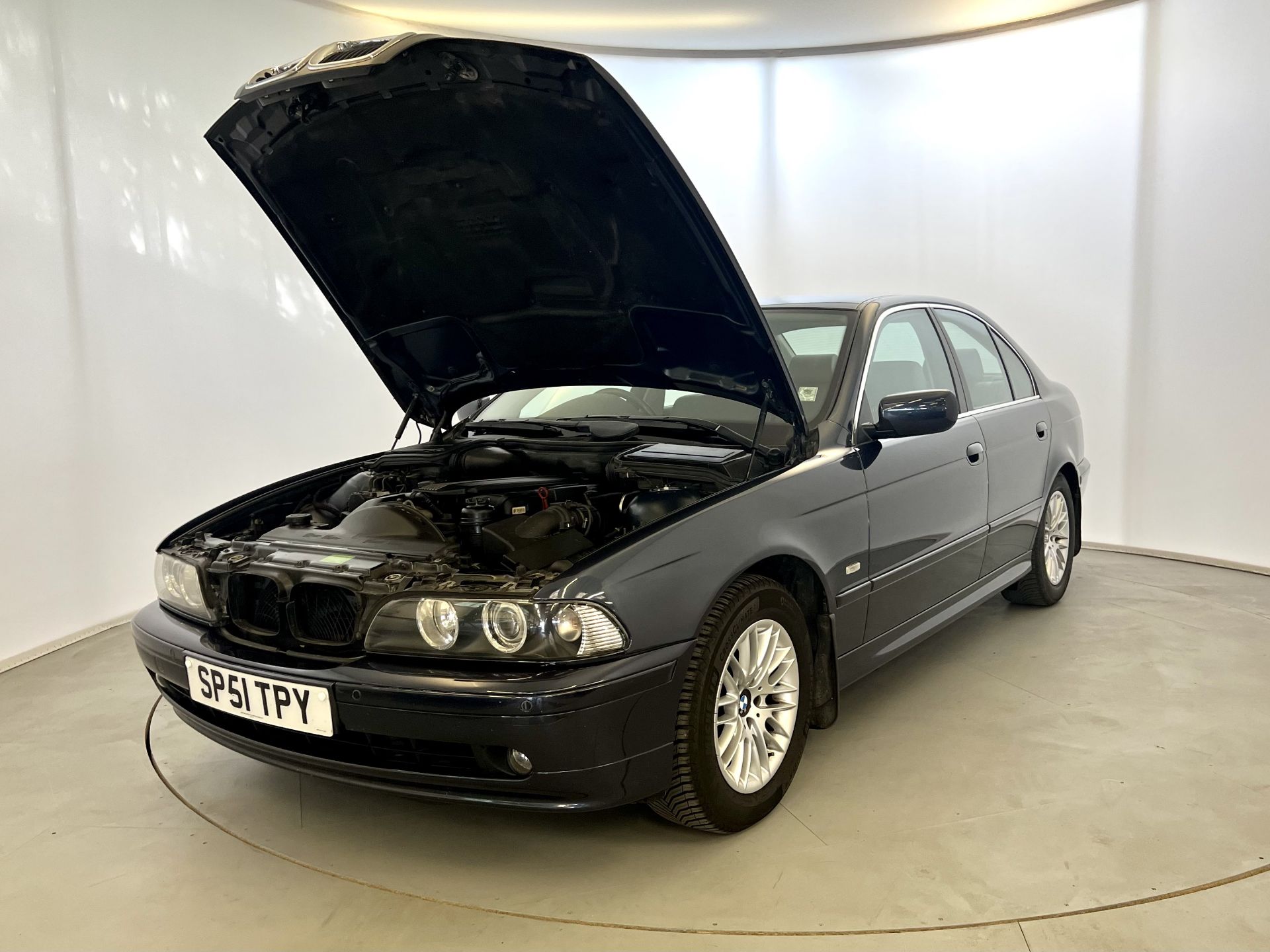 BMW 525i - Image 36 of 37