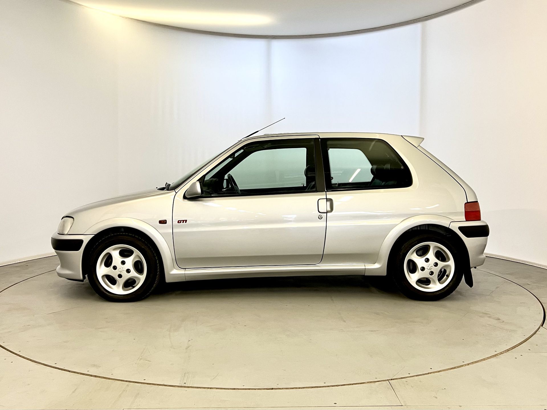 Peugeot 106 GTI - Image 5 of 30