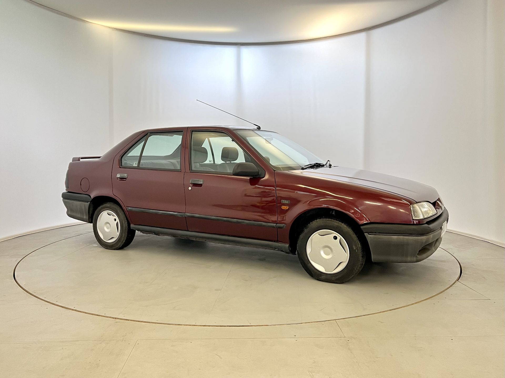 Renault 19 - Image 12 of 38