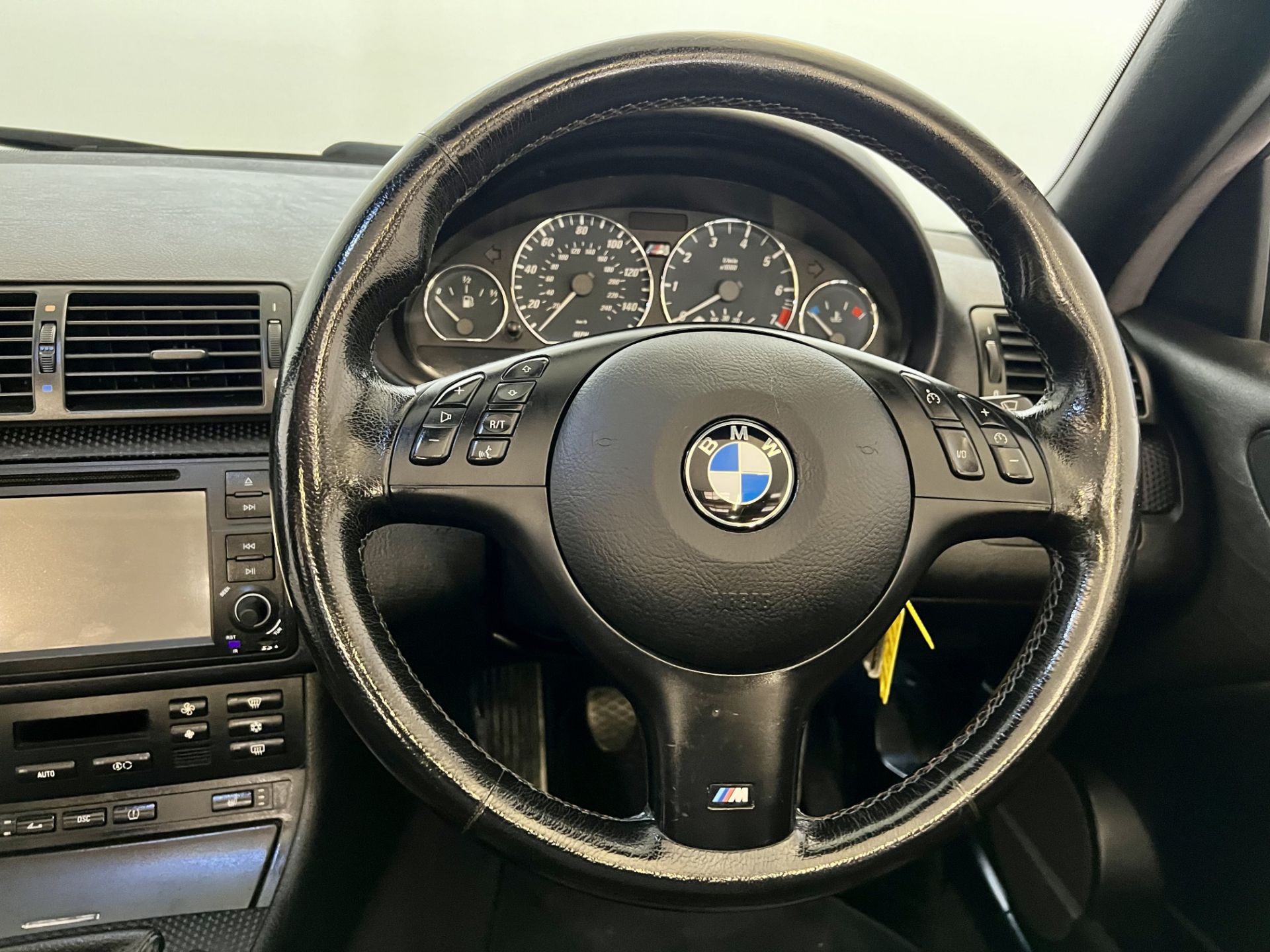 BMW 320i M-Sport - Image 26 of 34